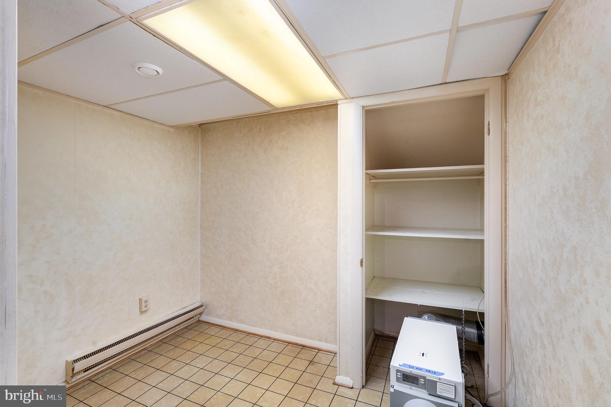 MOSBY WOODS - Residential Lease