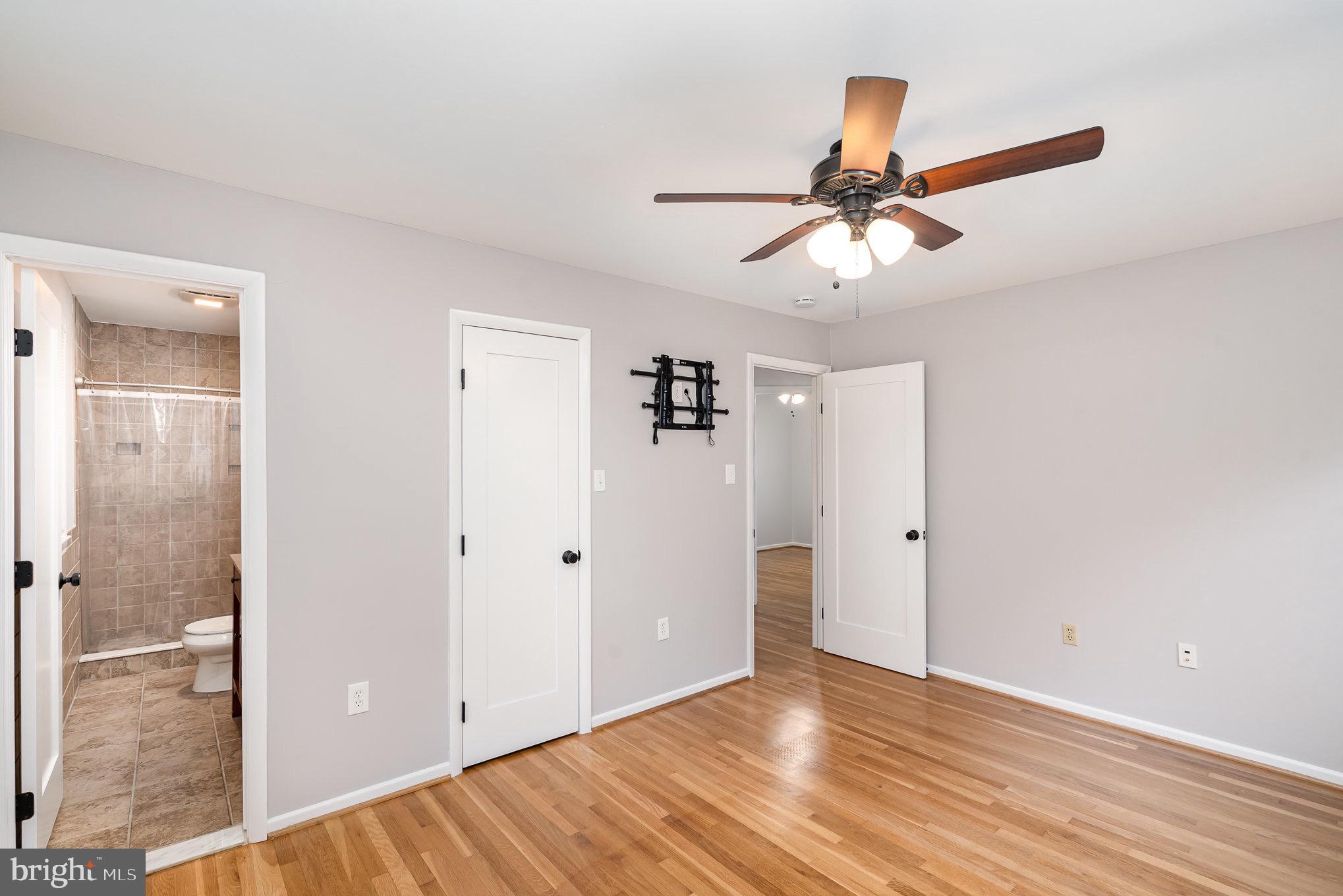 MOSBY WOODS - Residential Lease