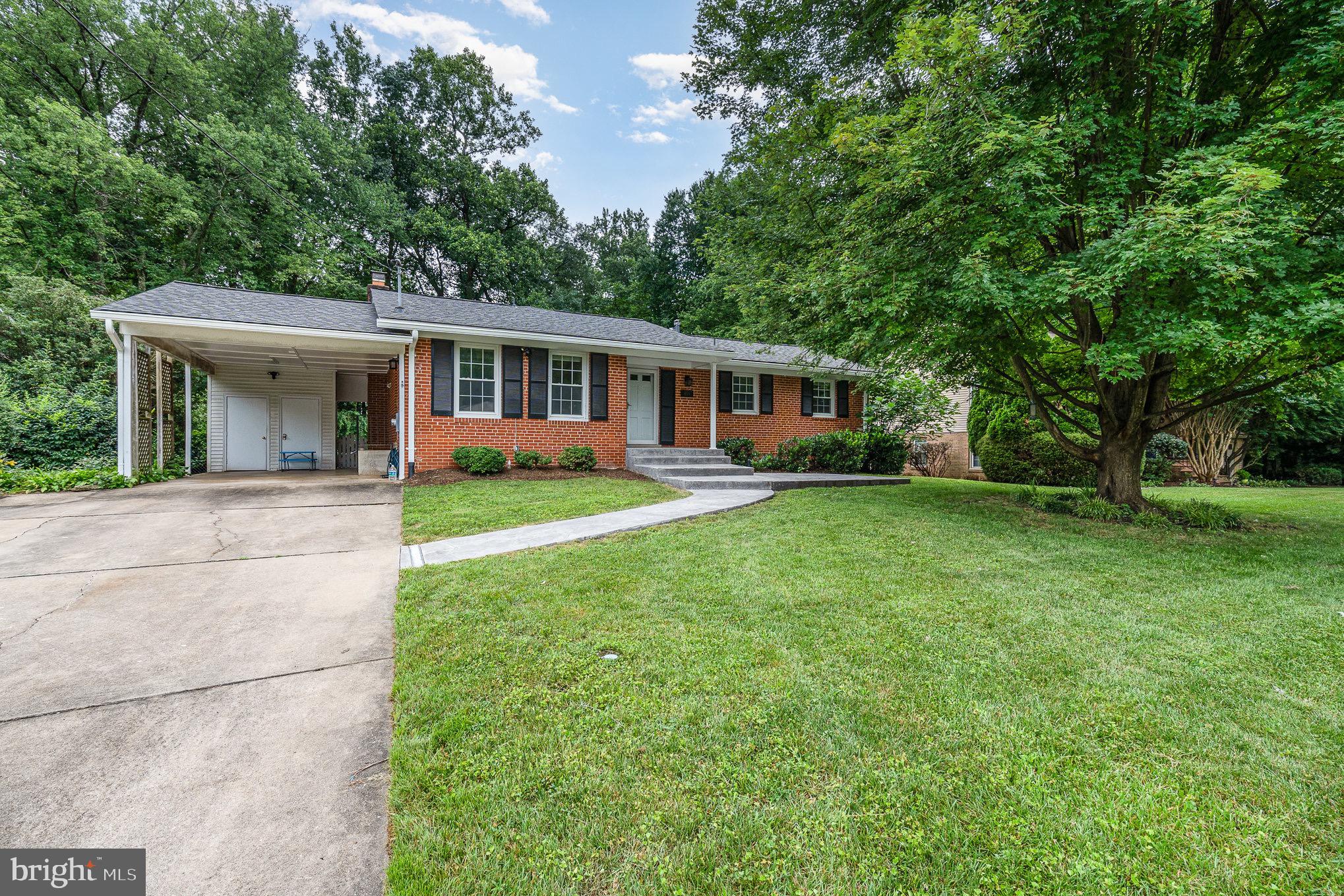 MOSBY WOODS - Residential Lease