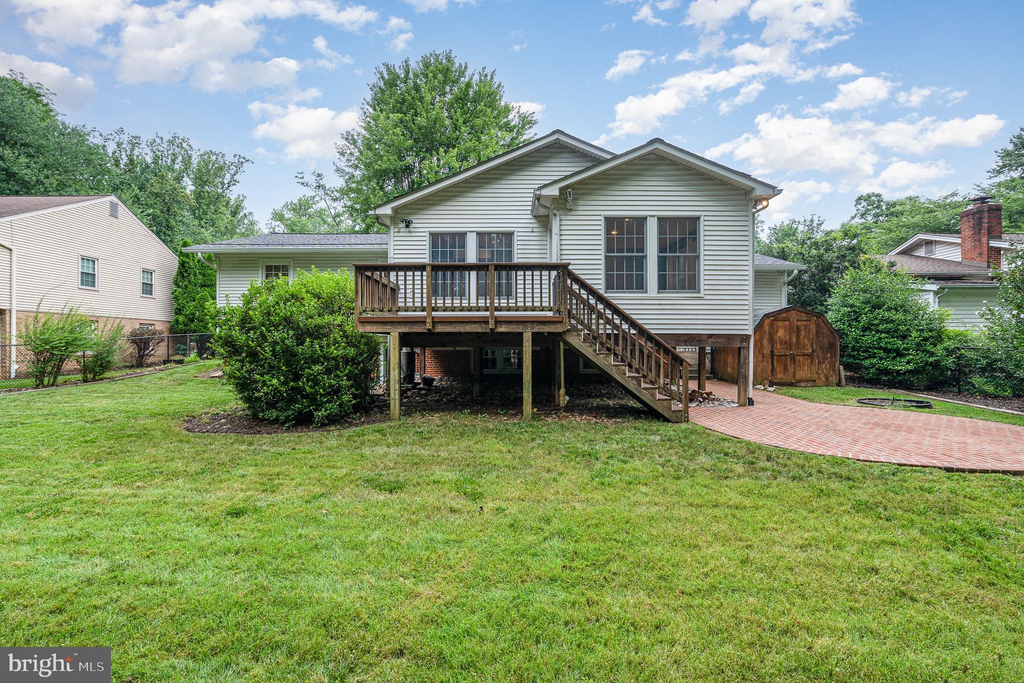 MOSBY WOODS - Residential Lease