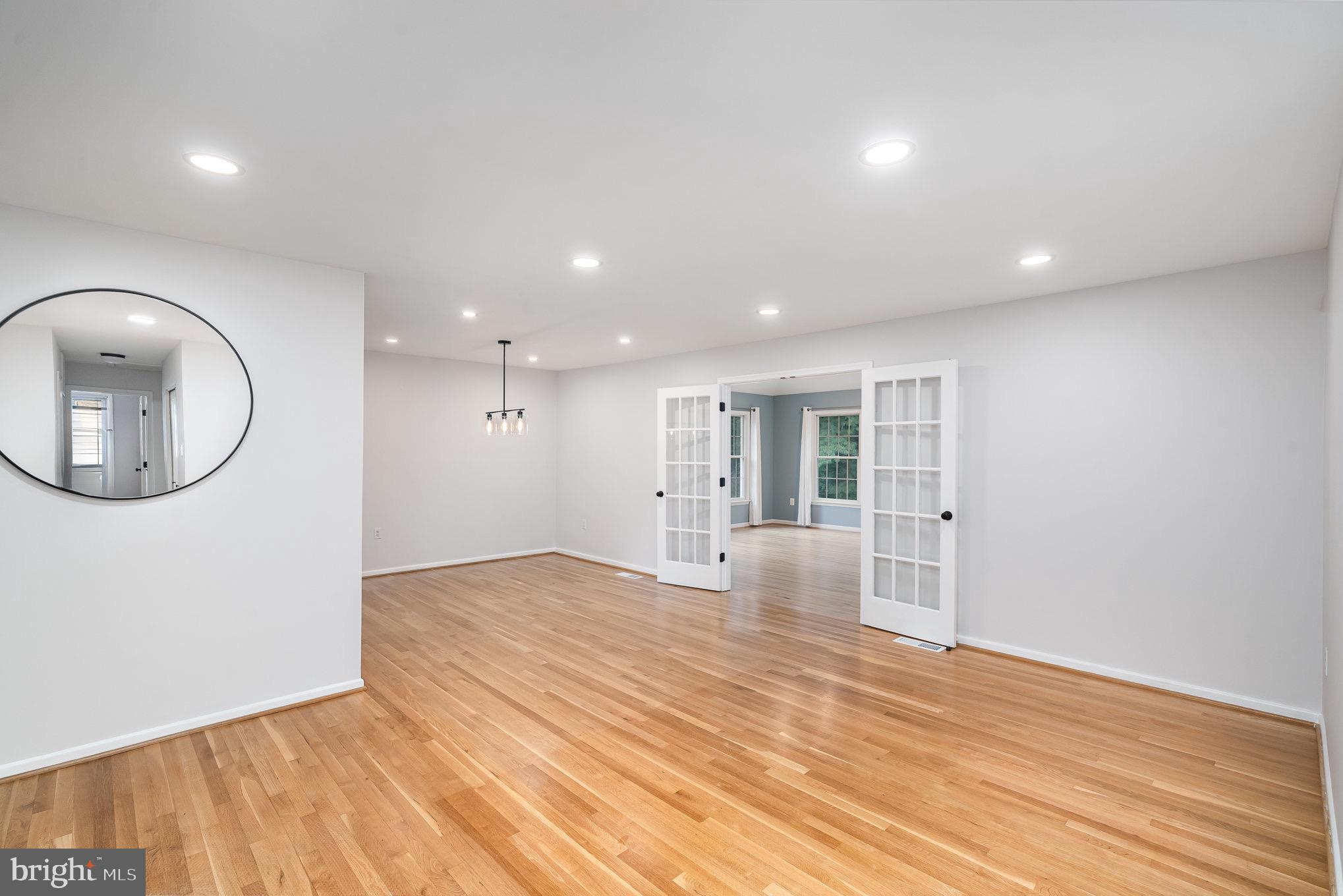 MOSBY WOODS - Residential Lease