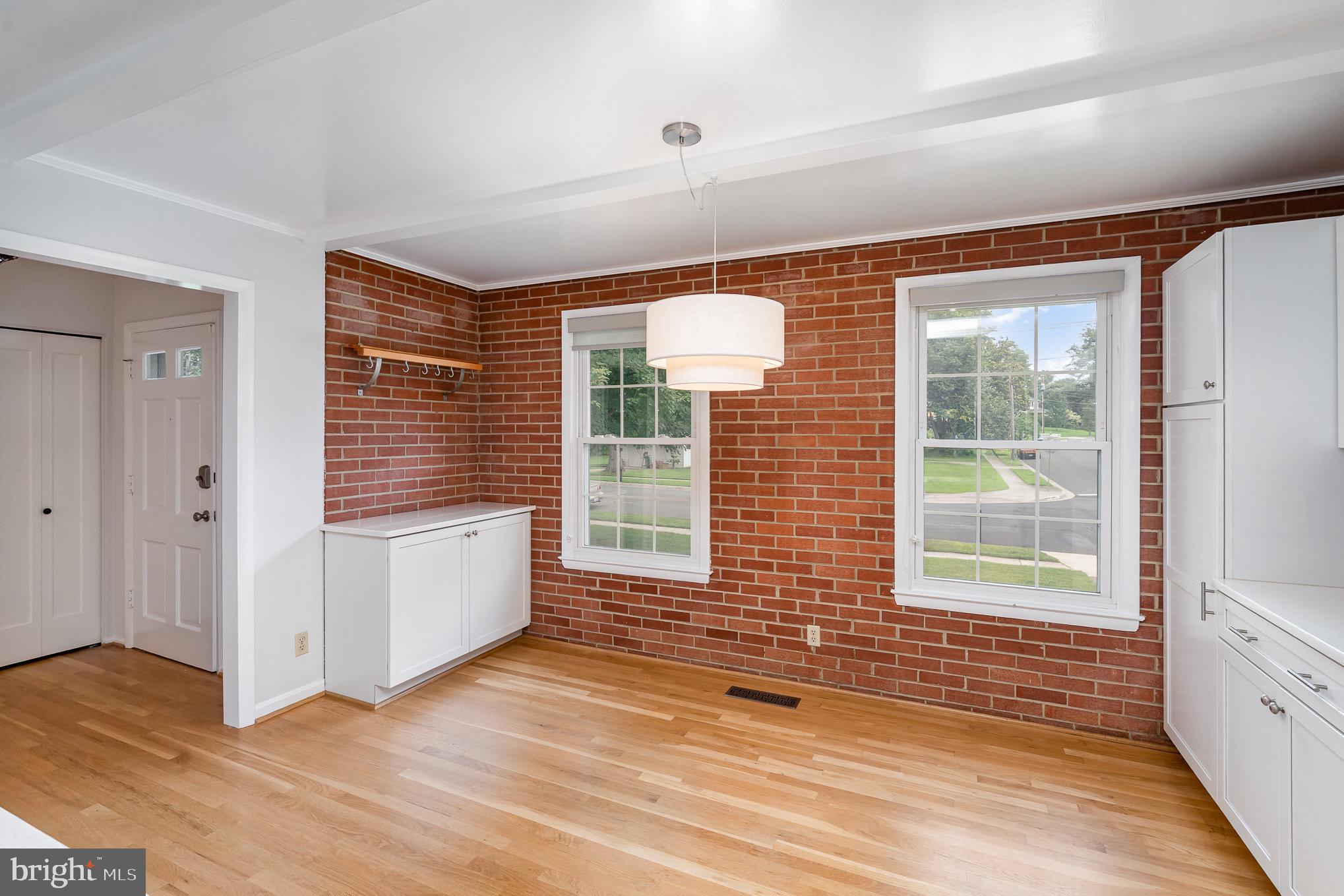 MOSBY WOODS - Residential Lease