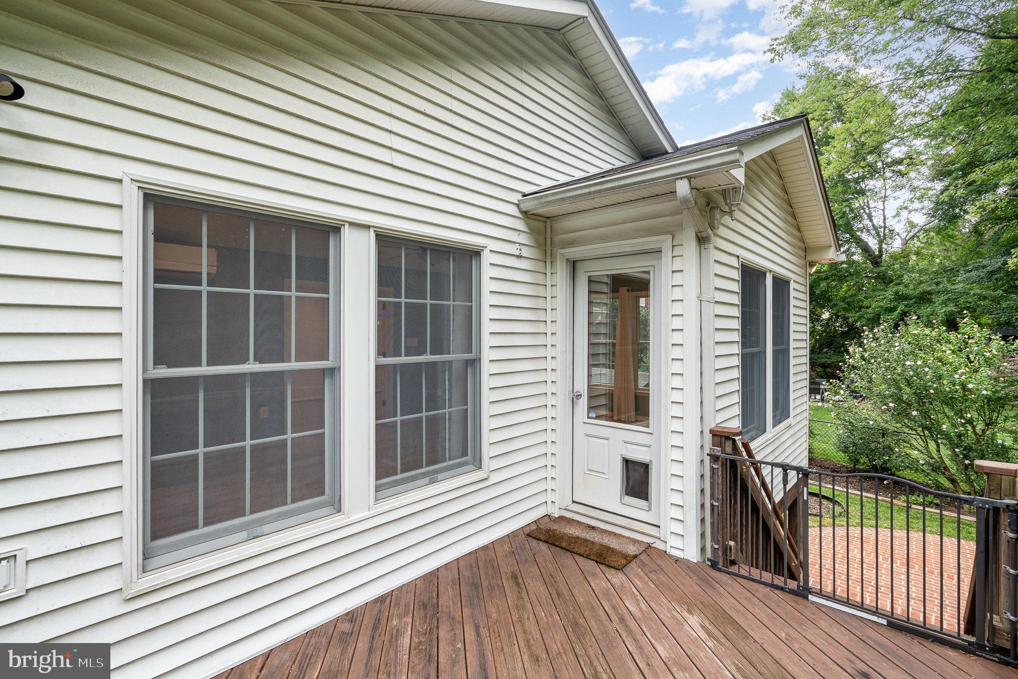 MOSBY WOODS - Residential Lease