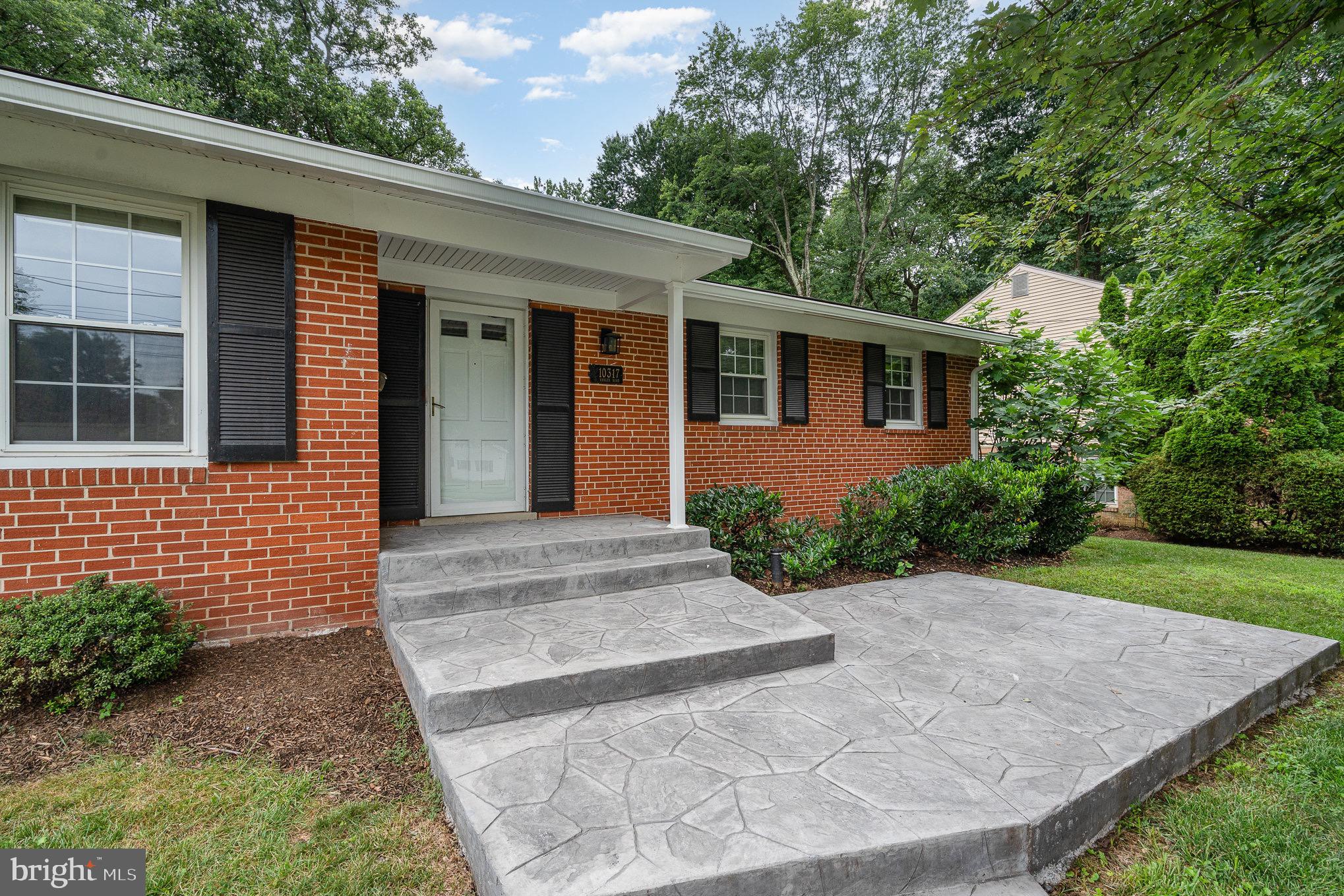 MOSBY WOODS - Residential Lease