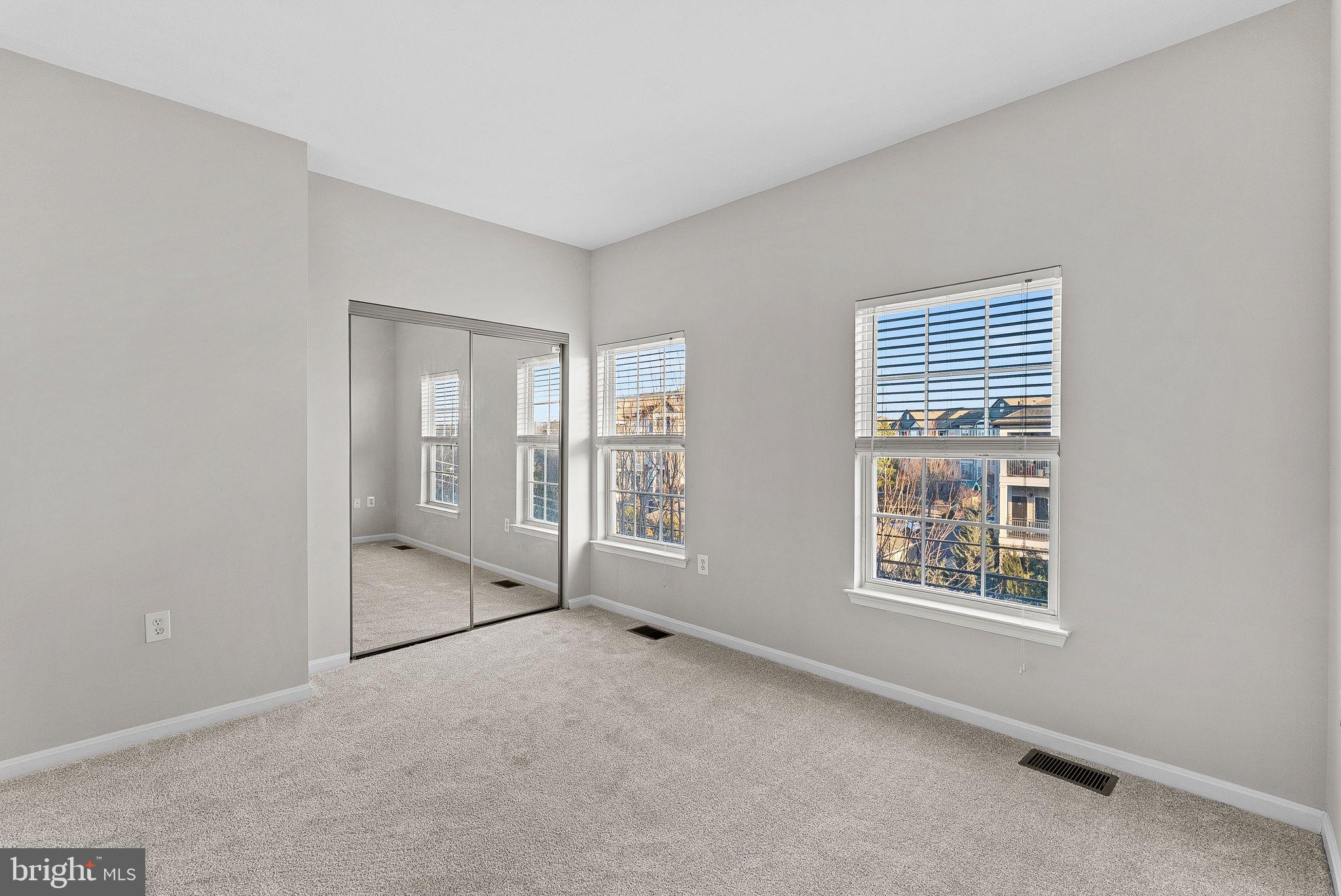 PARKSIDE AT ASHBURN - Residential