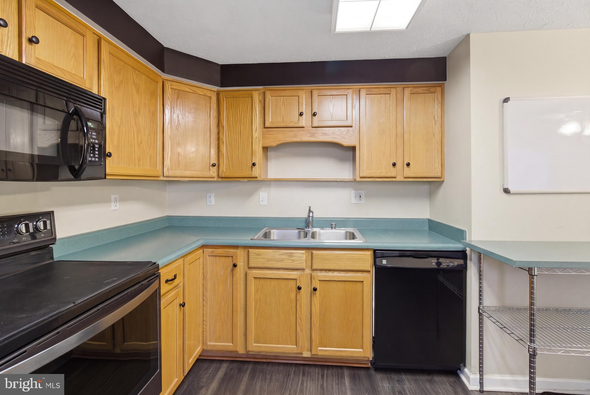 BRENTWOOD MANOR - Residential