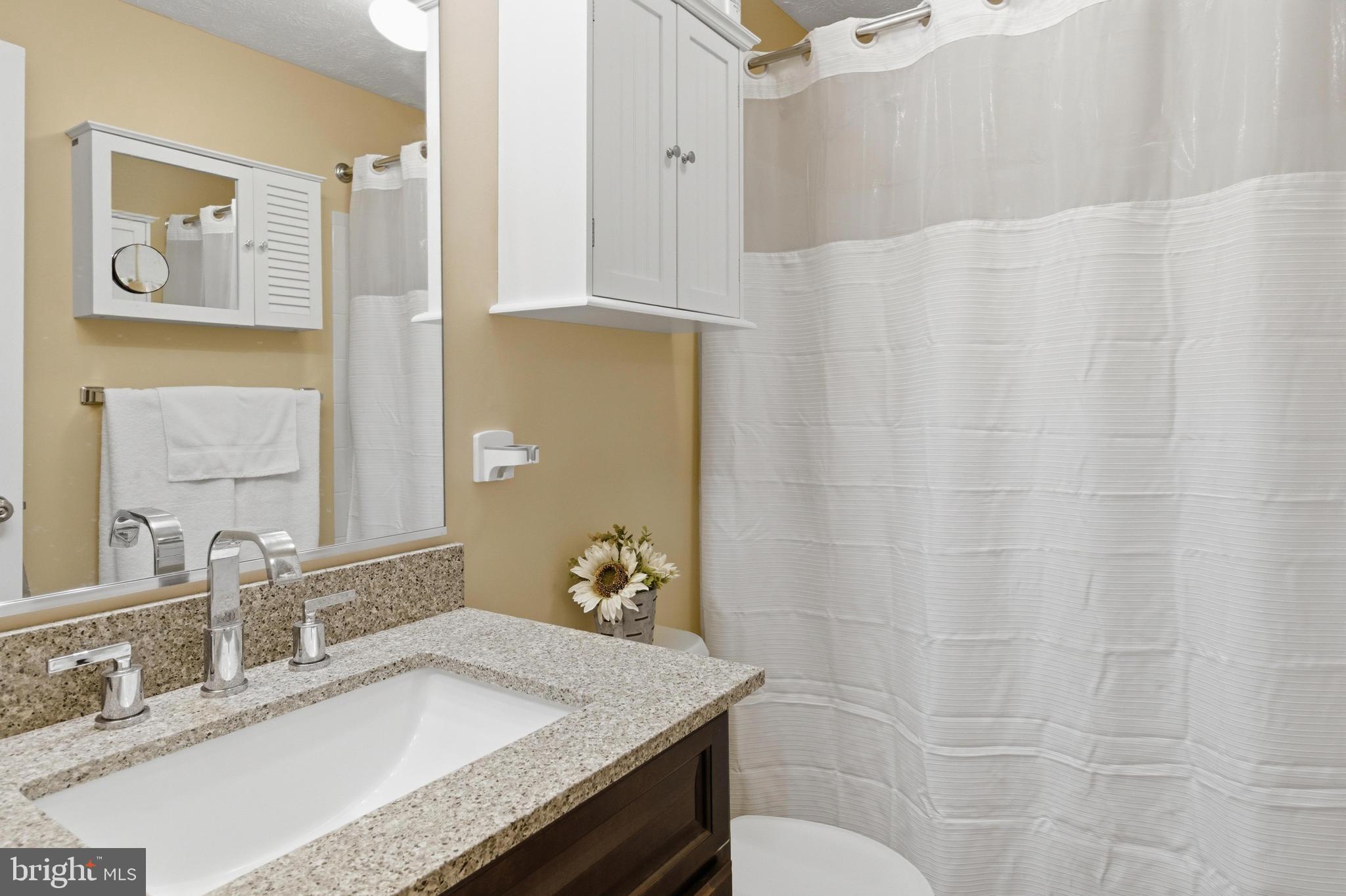 BRENTWOOD MANOR - Residential