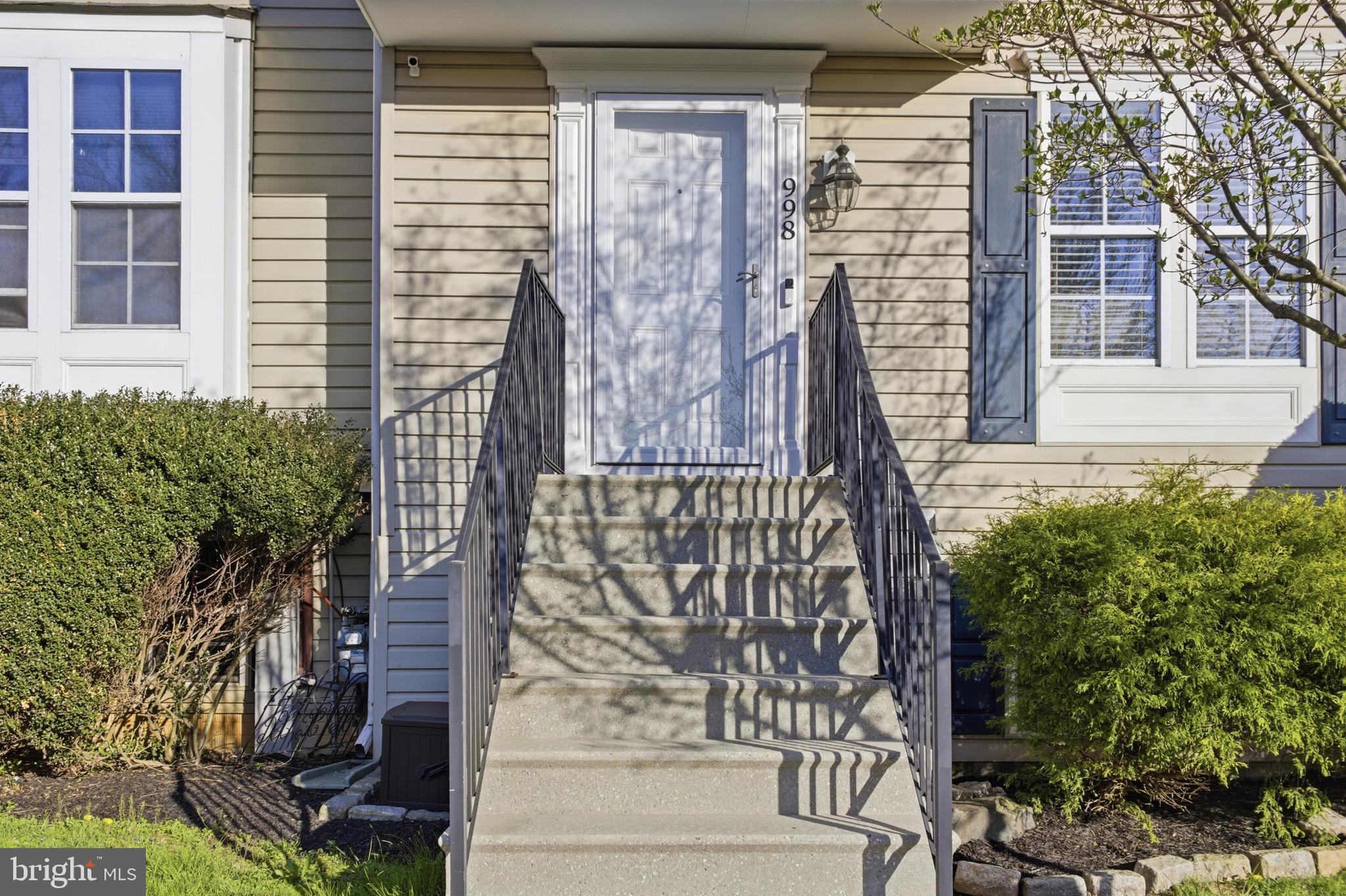 BRENTWOOD MANOR - Residential