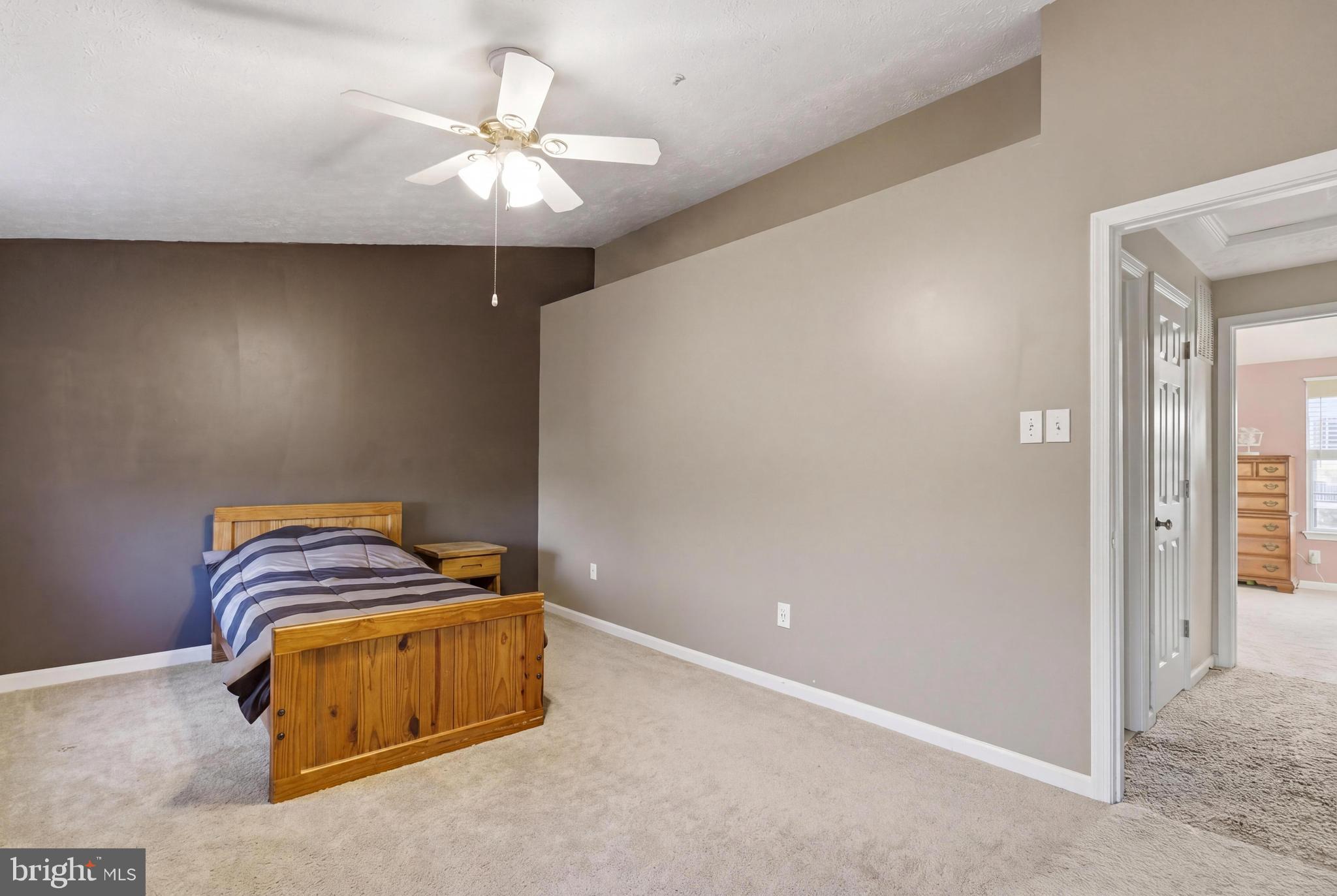 BRENTWOOD MANOR - Residential