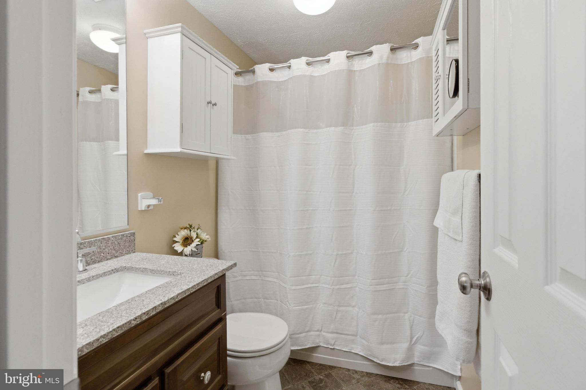 BRENTWOOD MANOR - Residential