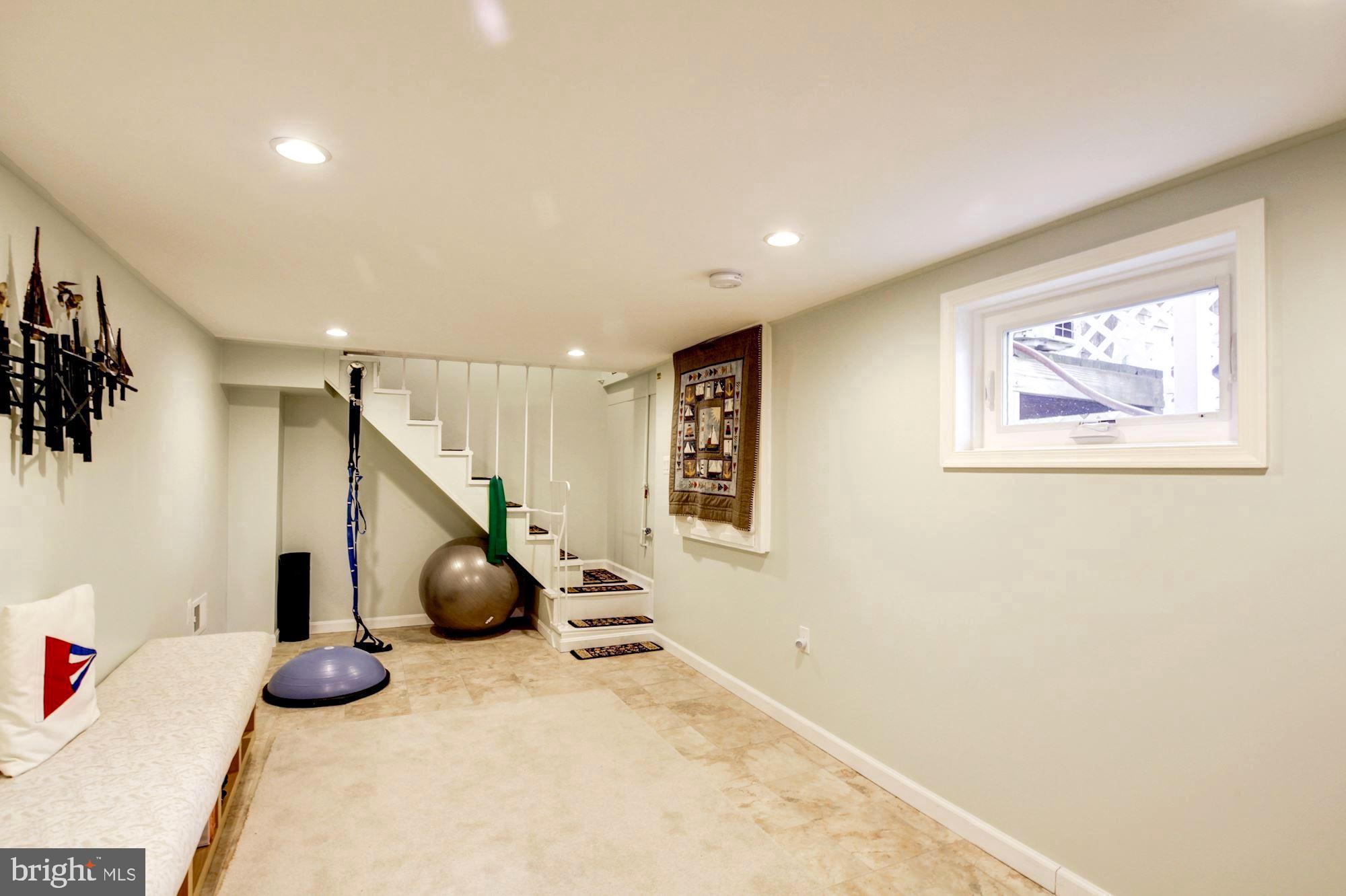 WHITEHALL BEACH - Residential