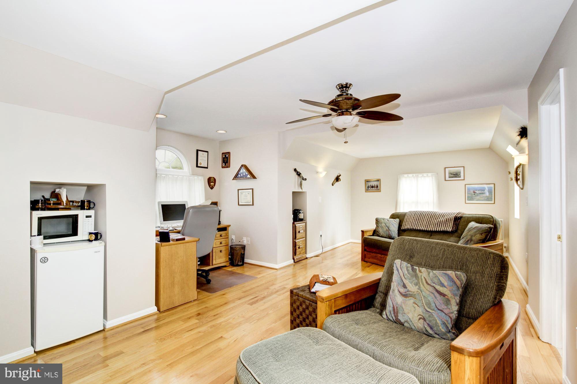 WHITEHALL BEACH - Residential