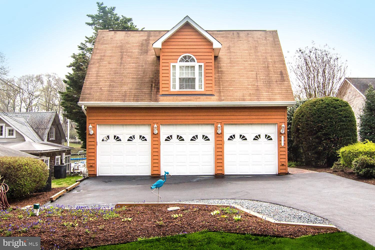 WHITEHALL BEACH - Residential