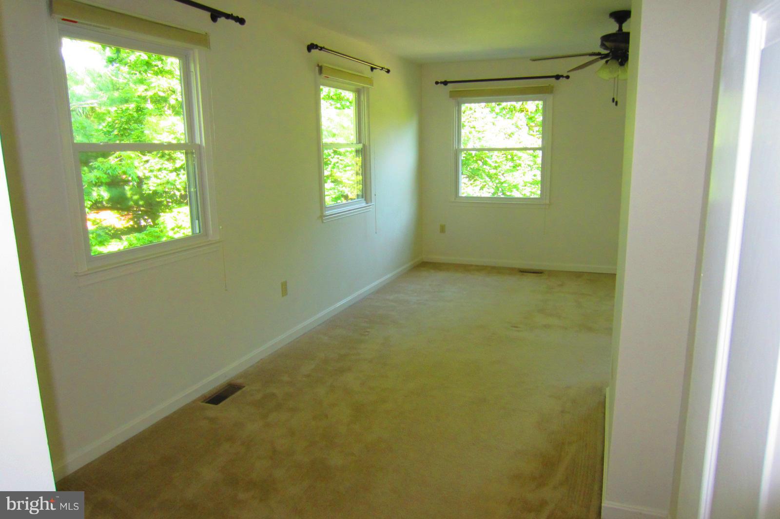 LAKE DEVEREUX - Residential Lease