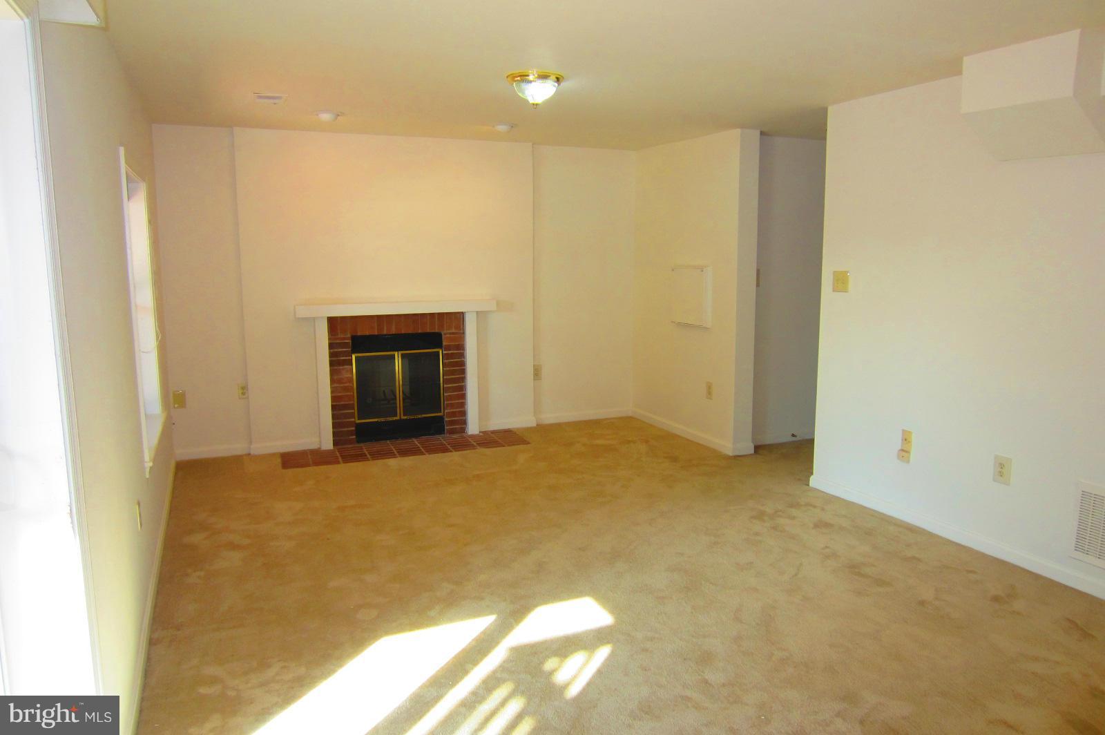 LAKE DEVEREUX - Residential Lease