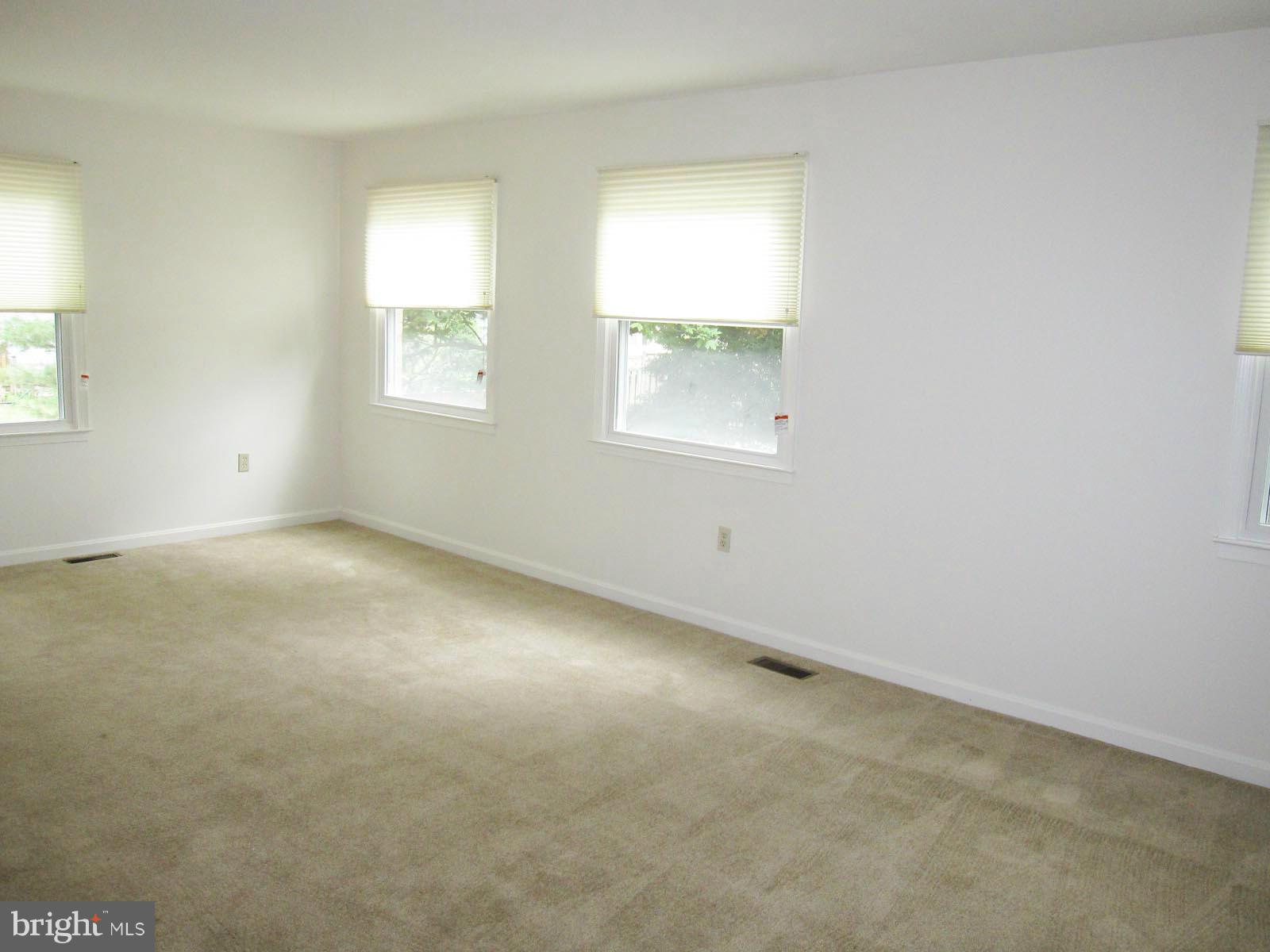 LAKE DEVEREUX - Residential Lease