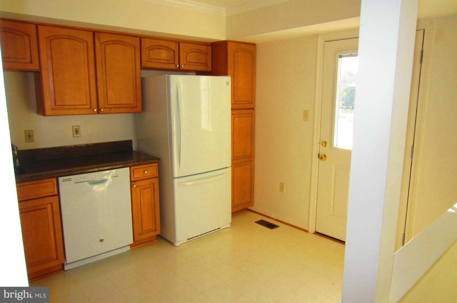 LAKE DEVEREUX - Residential Lease
