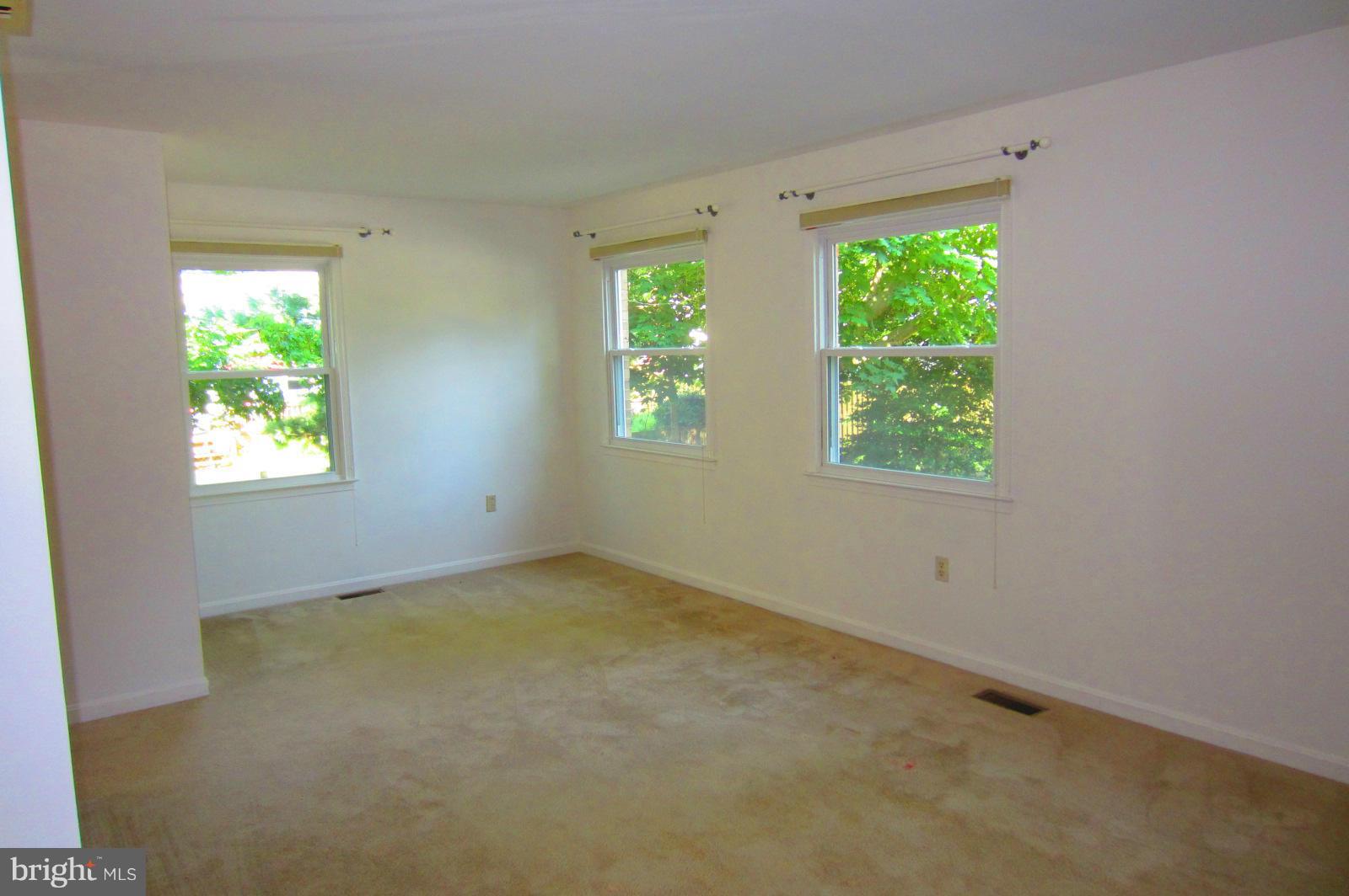 LAKE DEVEREUX - Residential Lease