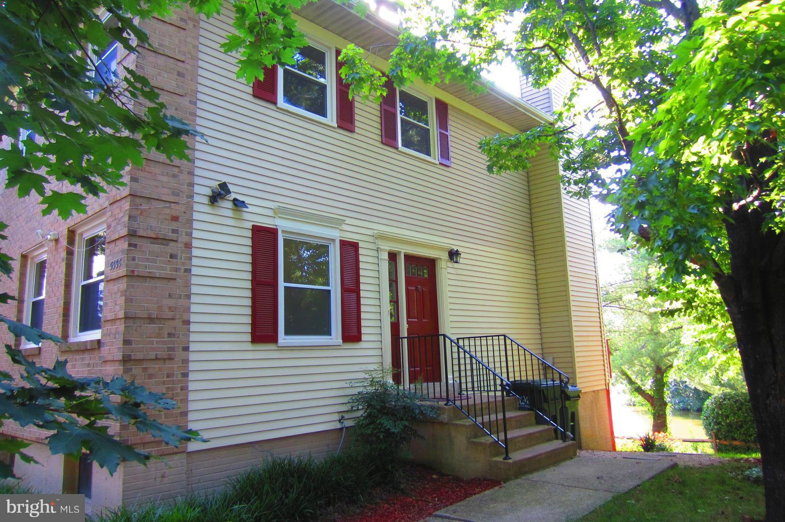 LAKE DEVEREUX - Residential Lease