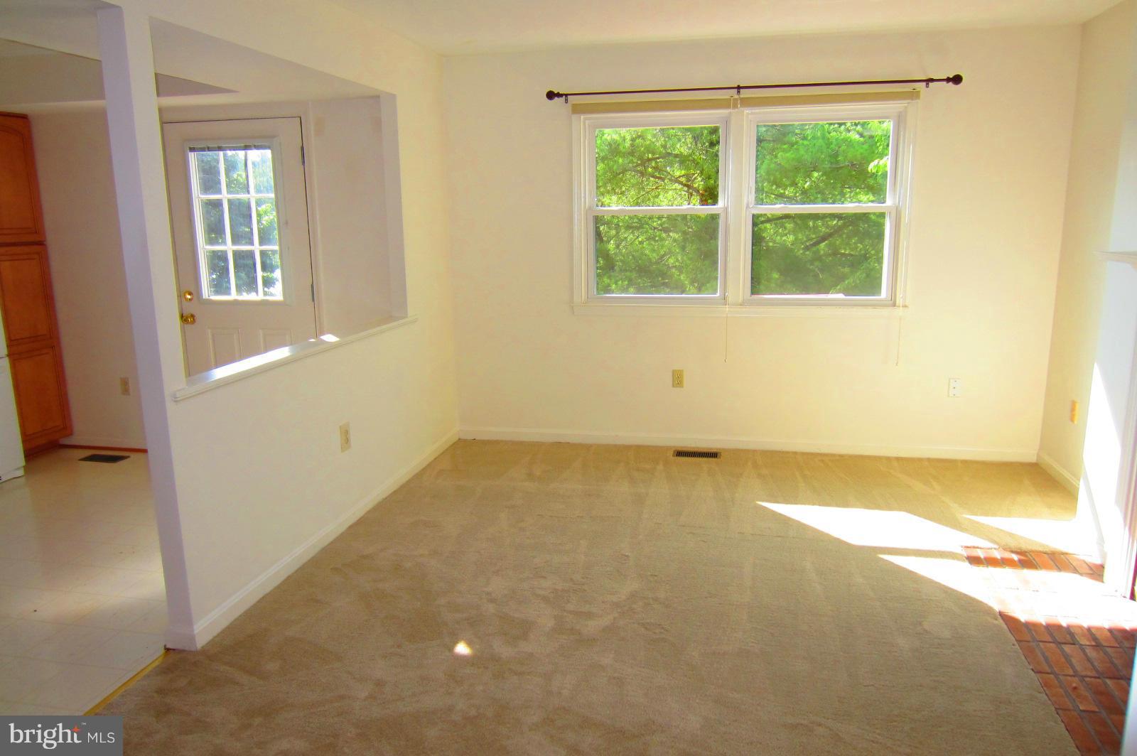 LAKE DEVEREUX - Residential Lease