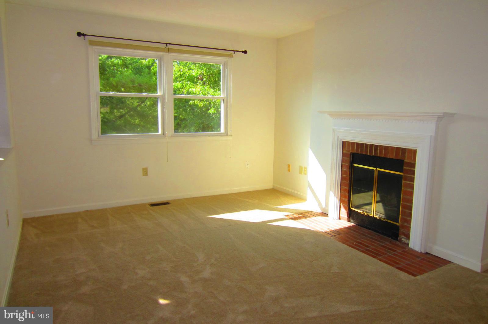 LAKE DEVEREUX - Residential Lease
