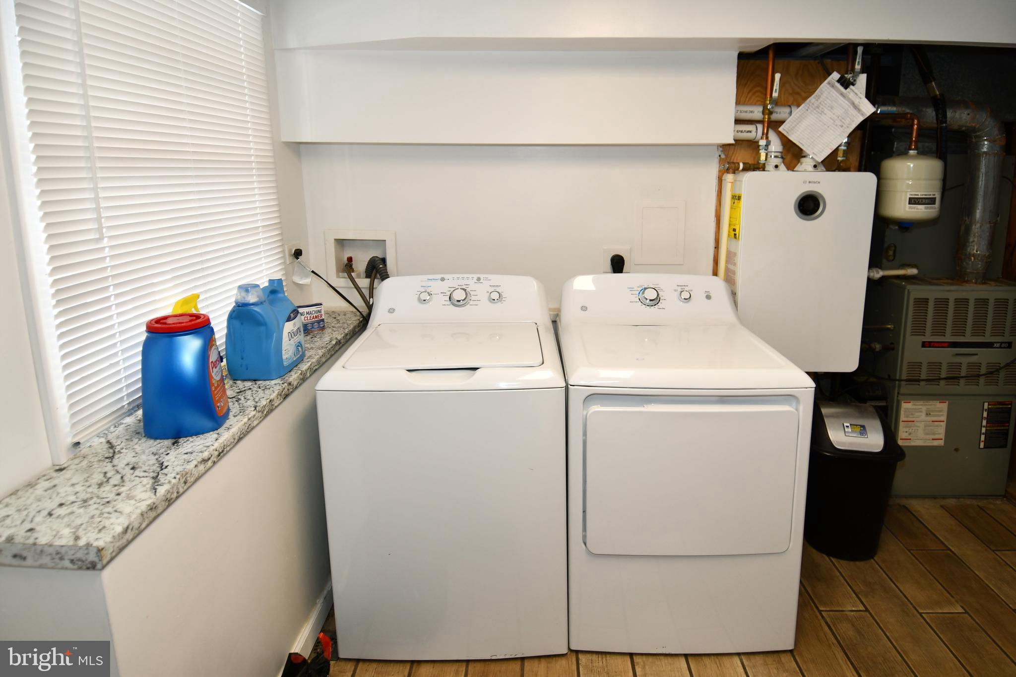 ROLLING VALLEY - Residential