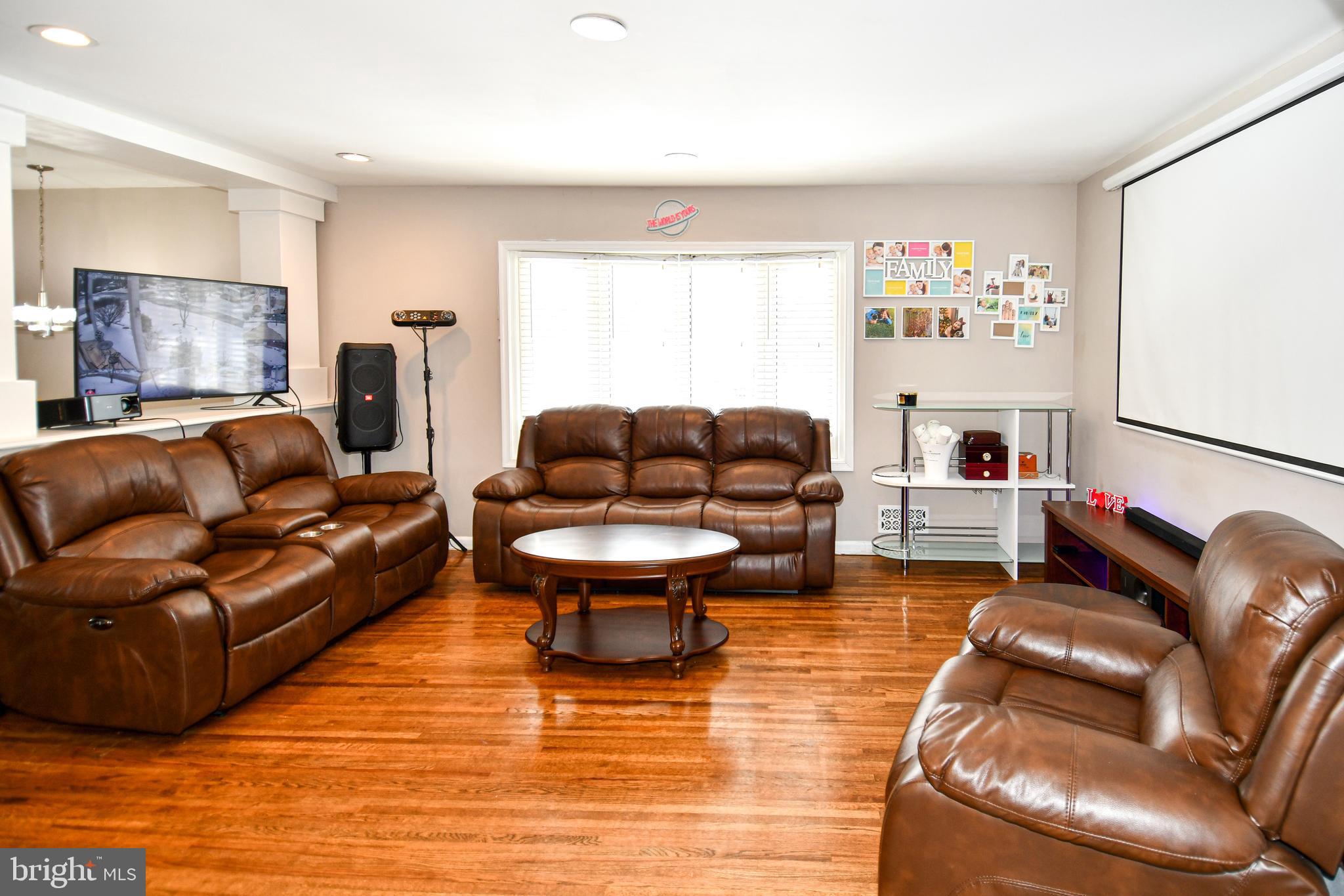 ROLLING VALLEY - Residential