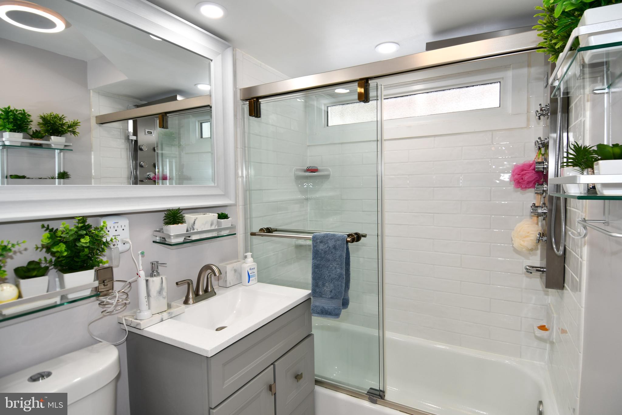 ROLLING VALLEY - Residential