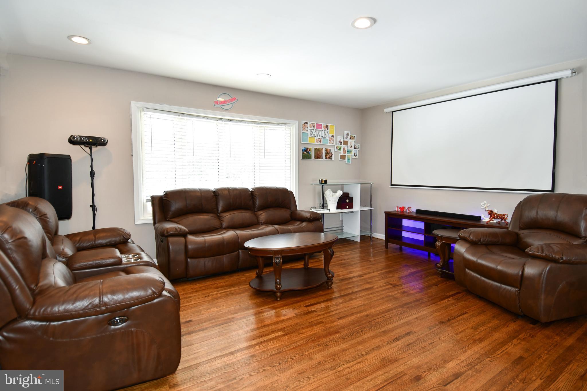 ROLLING VALLEY - Residential