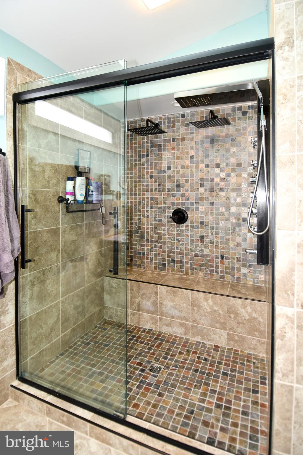 ROLLING VALLEY - Residential