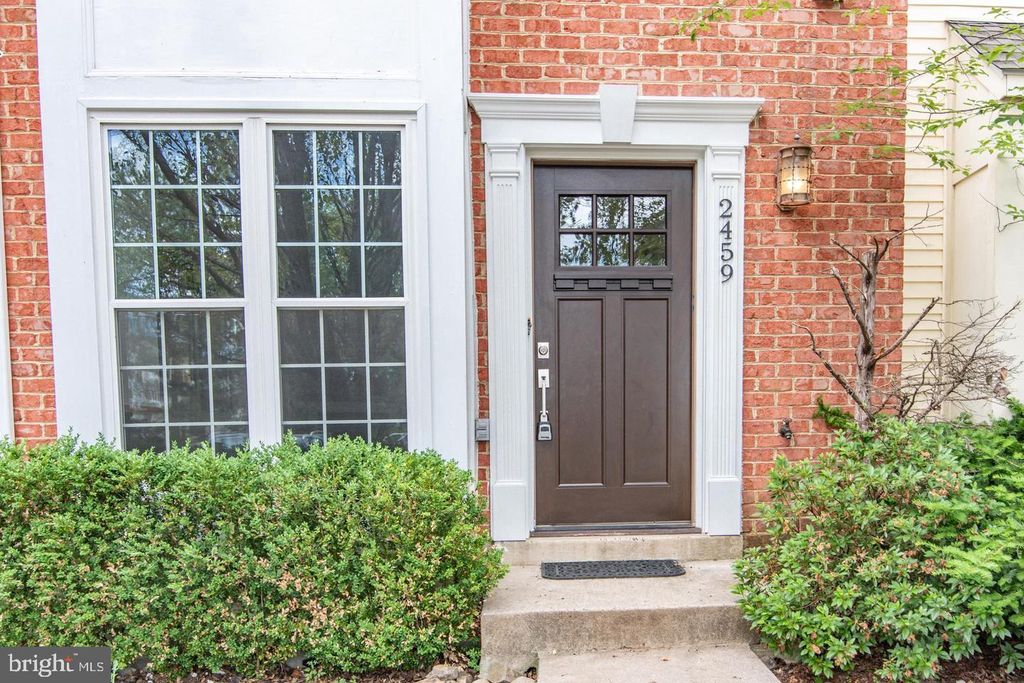 Photo of 2459 Old Silo Court, HERNDON, VA 20171 (MLS # VAFX2275382)