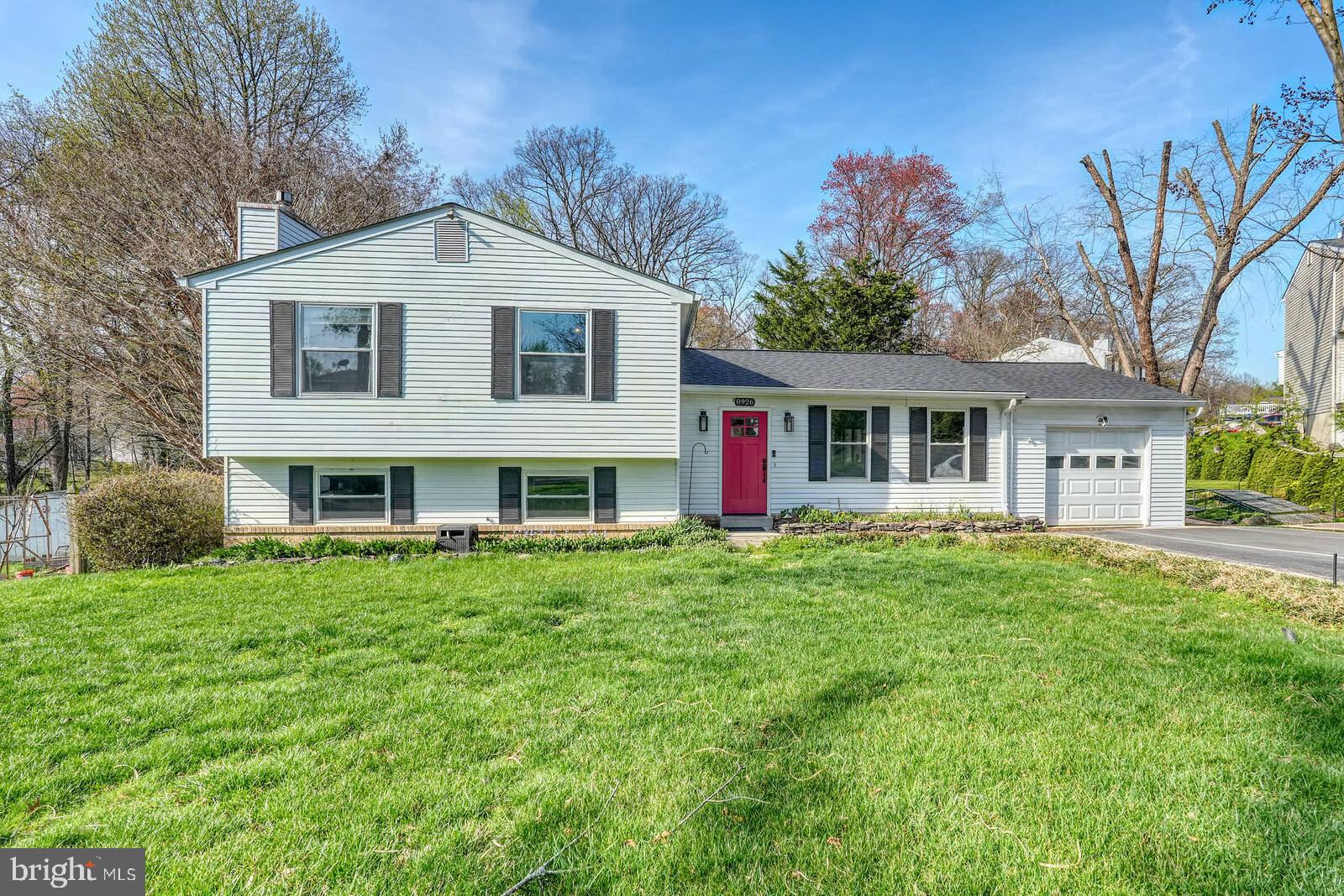 8926 BLUE SMOKE DRIVE