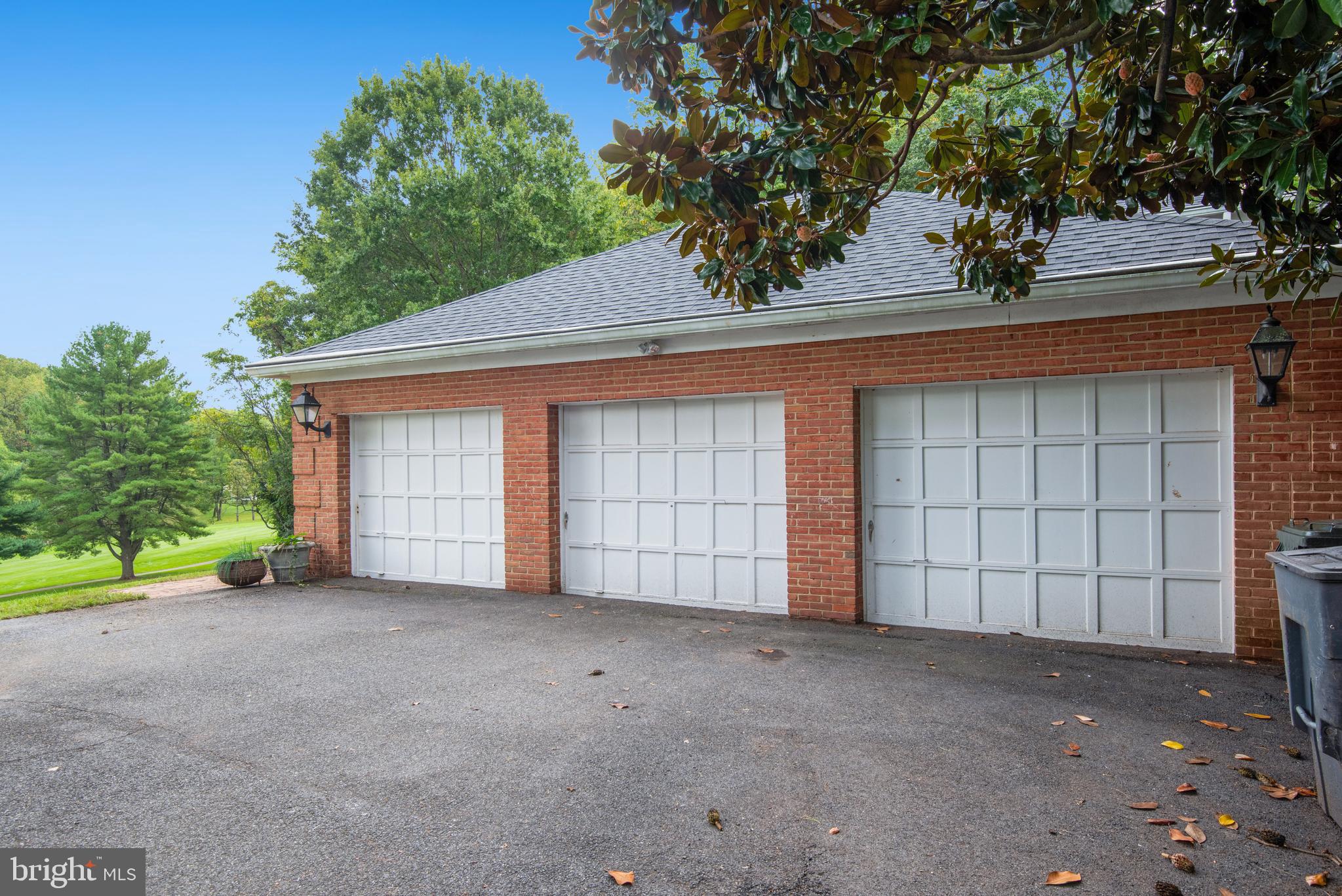 3819 DELASHMUTT DRIVE