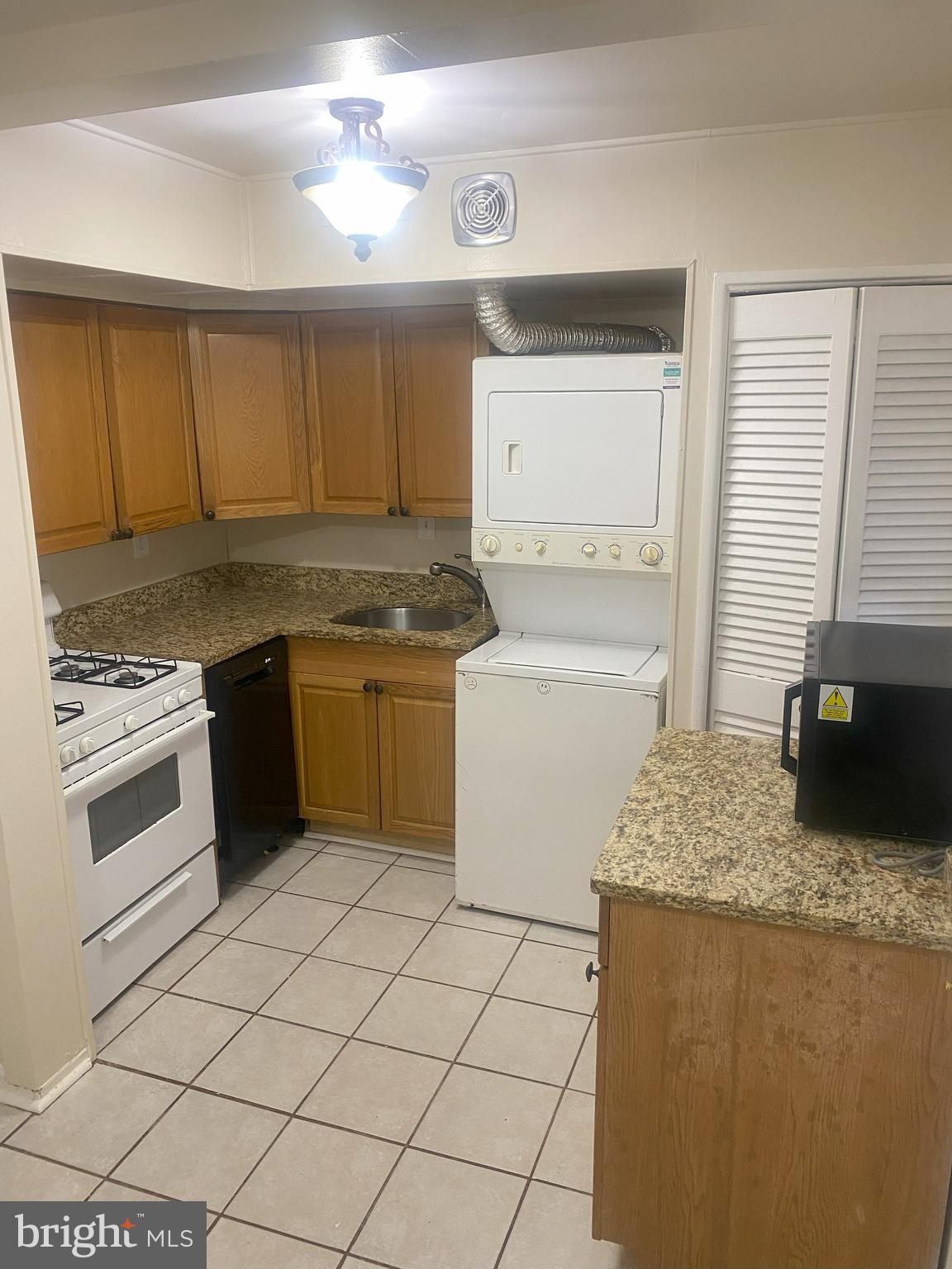 WESTVIEW TERRACE - Residential Lease