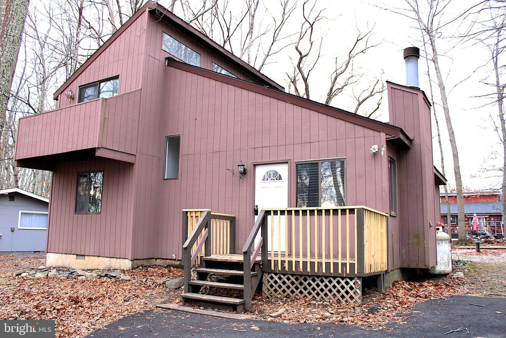 Photo of 15 Hilltop Circle, EAST STROUDSBURG, PA 18302 (MLS # PAMR2005938)