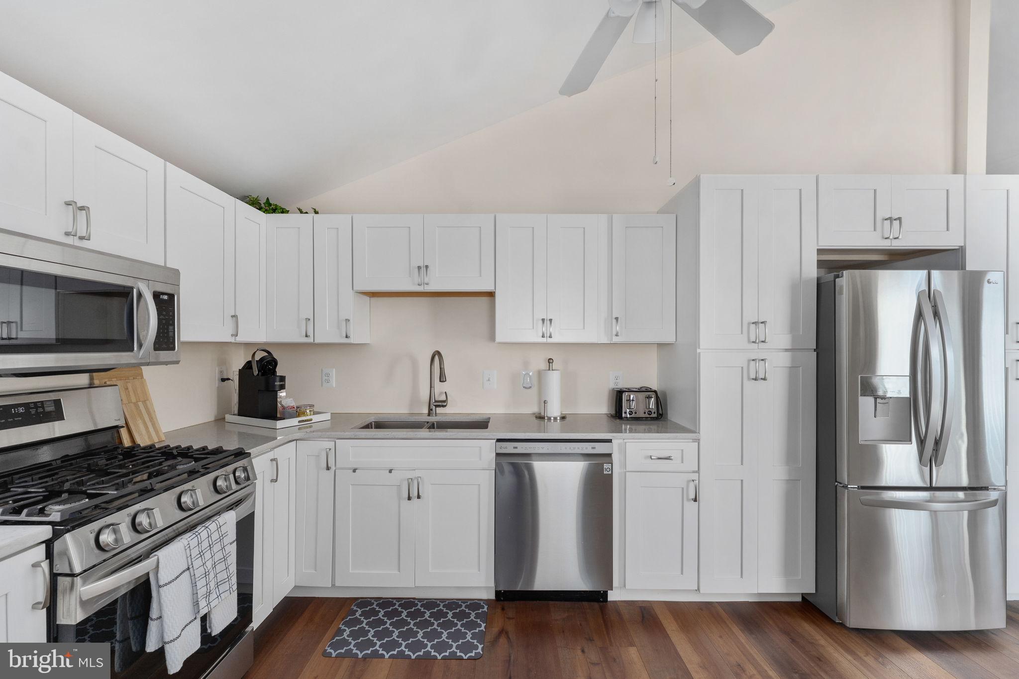 POTOMAC SHORES - Residential