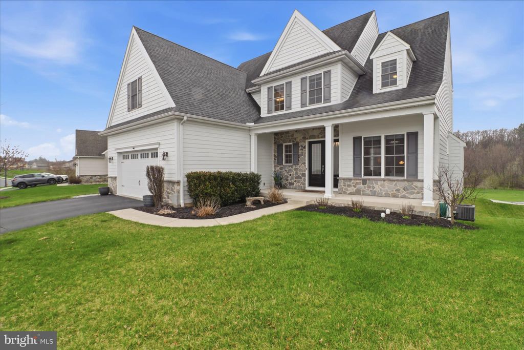 Photo of 674 Integrity Drive, LITITZ, PA 17543 (MLS # PALA2081788)