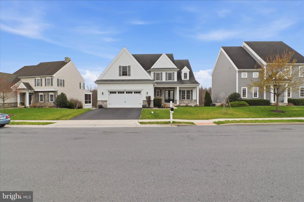 Photo of 674 Integrity Drive, LITITZ, PA 17543 (MLS # PALA2081788)