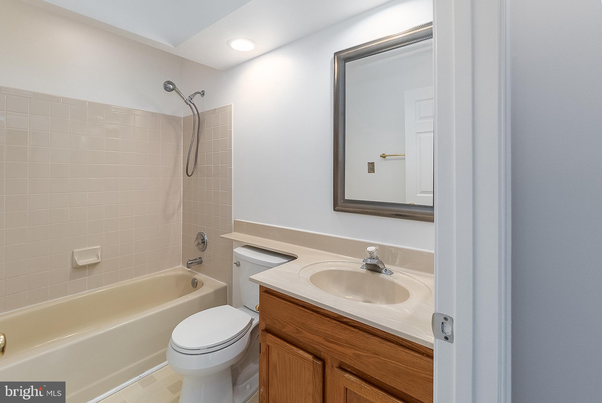 MONCLAIR - Residential