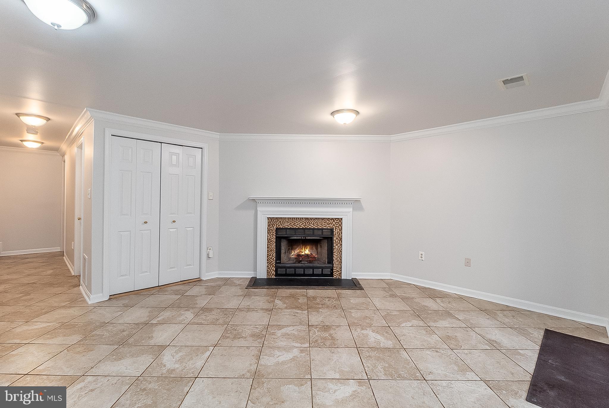 MONCLAIR - Residential