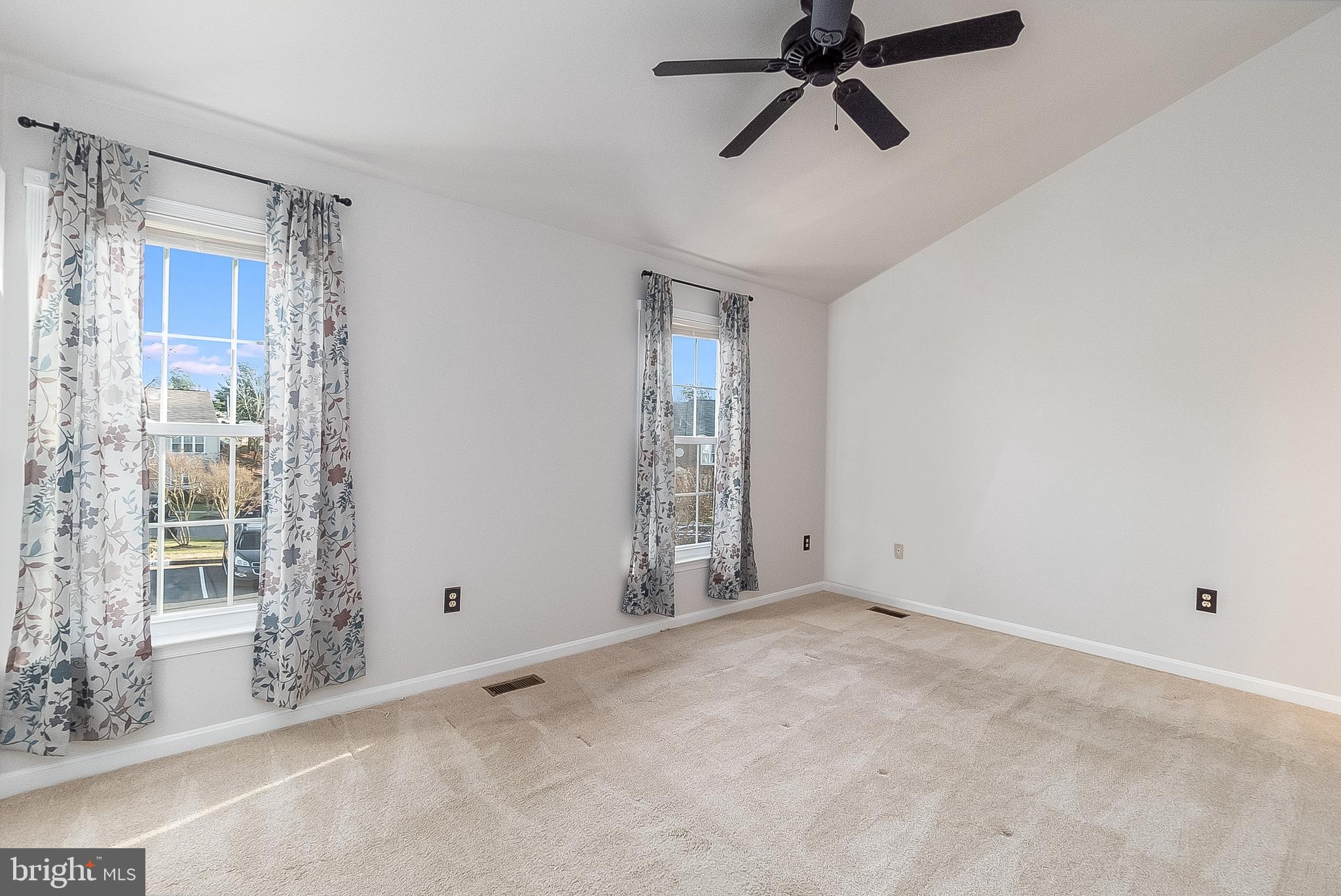 MONCLAIR - Residential