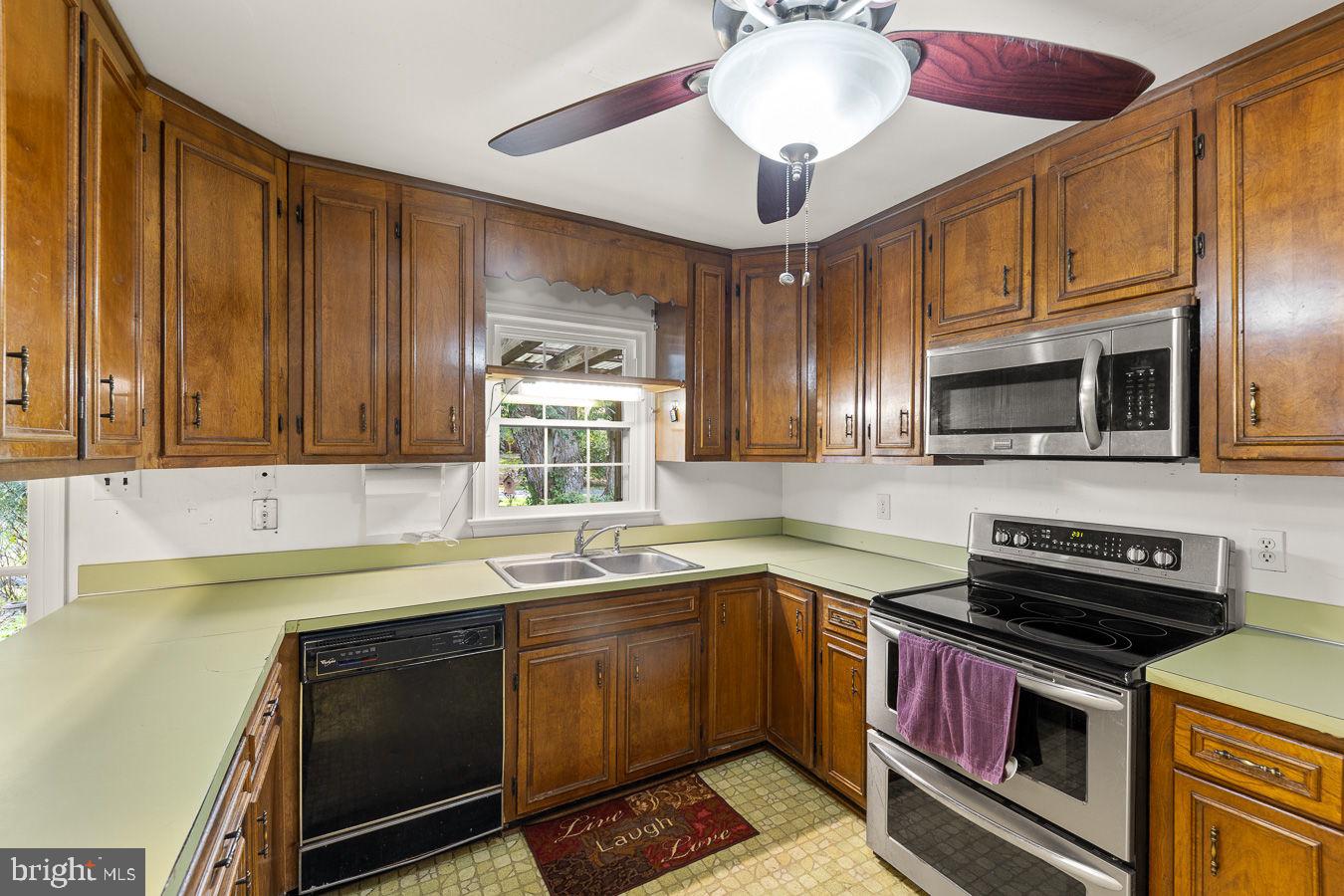 577 OLD FARM ROAD