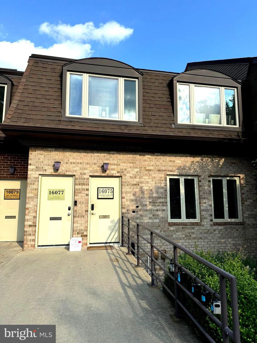 ****Great  location**** You must see this beautiful fully updated, bright and open floor plan. It caters to all your professional office needs.Located on second floor,additionally there is Plenty of parking space to accommodate your business needs ****Monthly Condo fee of $344.17 ****