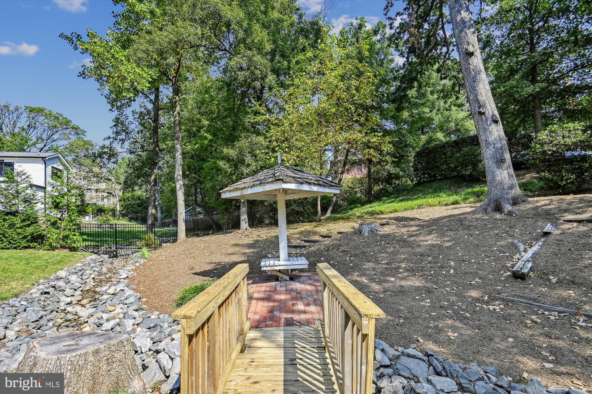 VAUXCLEUSE - Residential