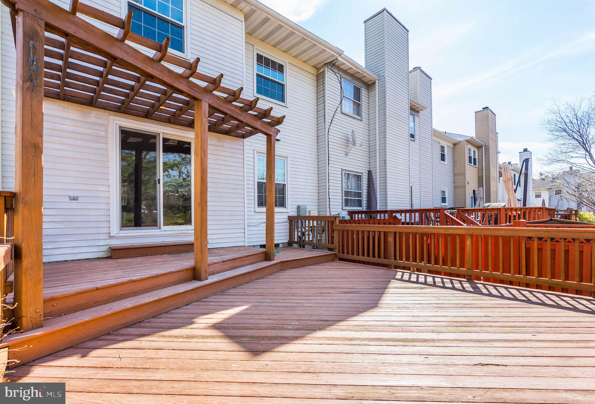 LAKE DEVEREUX - Residential