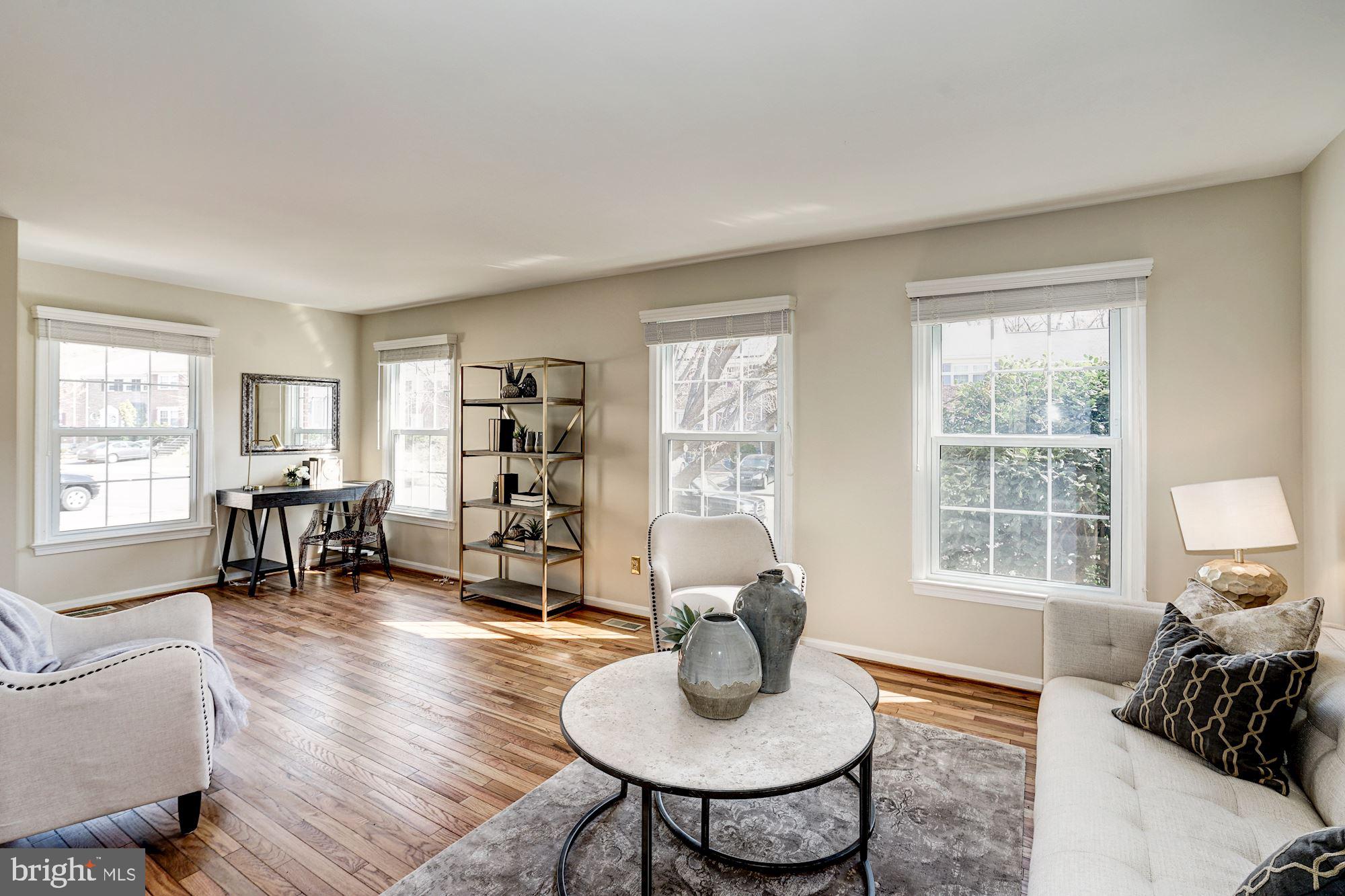 LAKE DEVEREUX - Residential