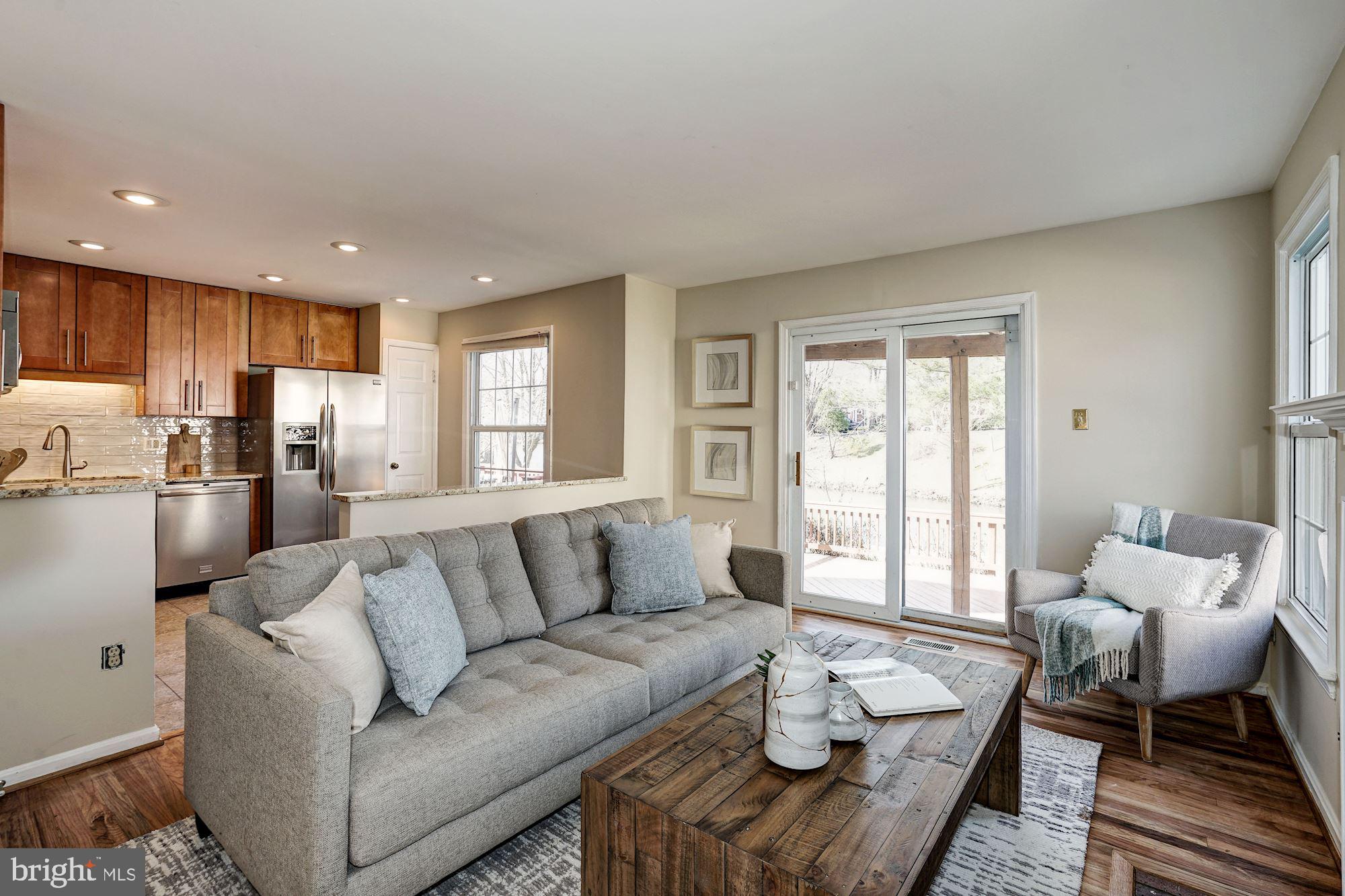 LAKE DEVEREUX - Residential