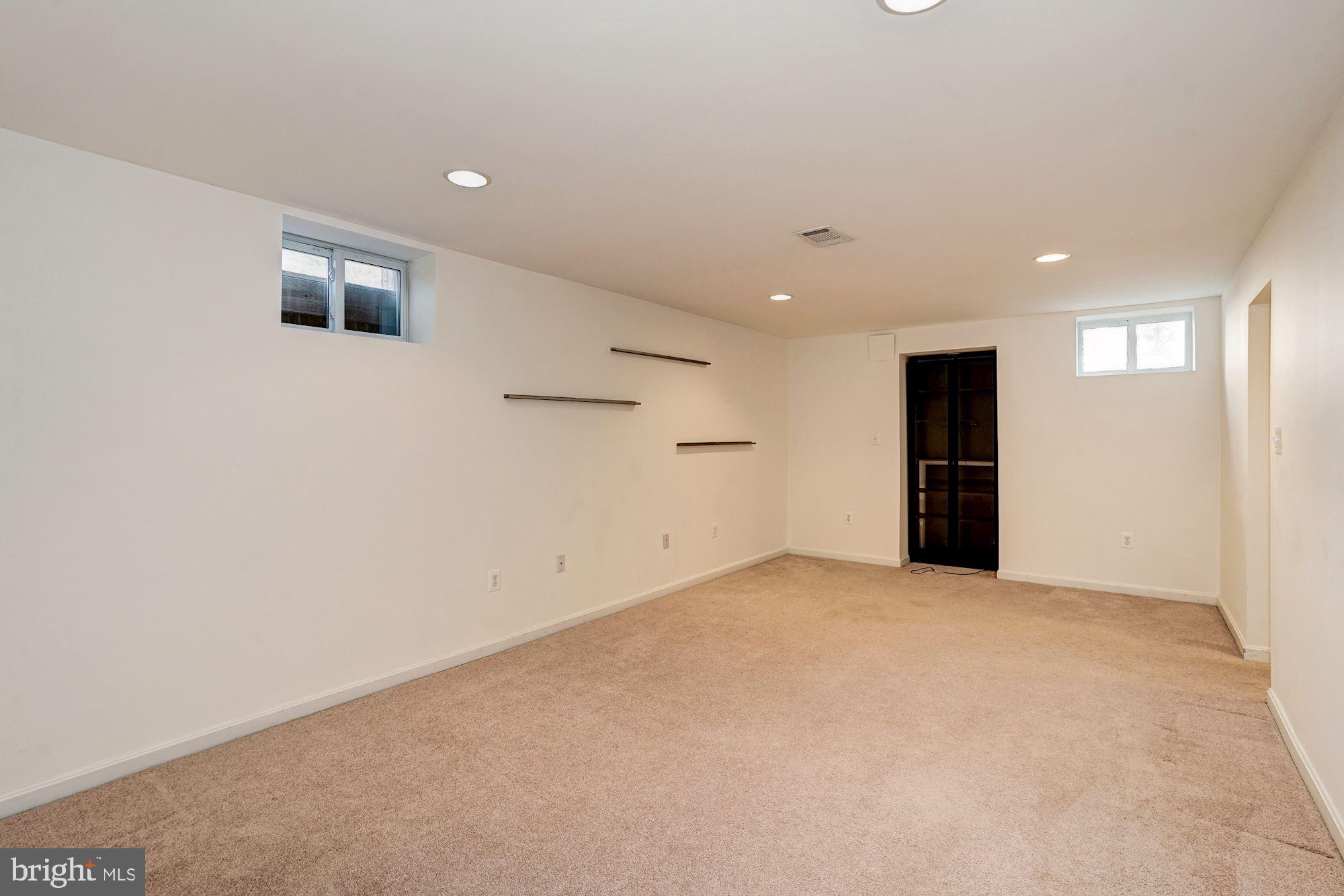 LAKE DEVEREUX - Residential