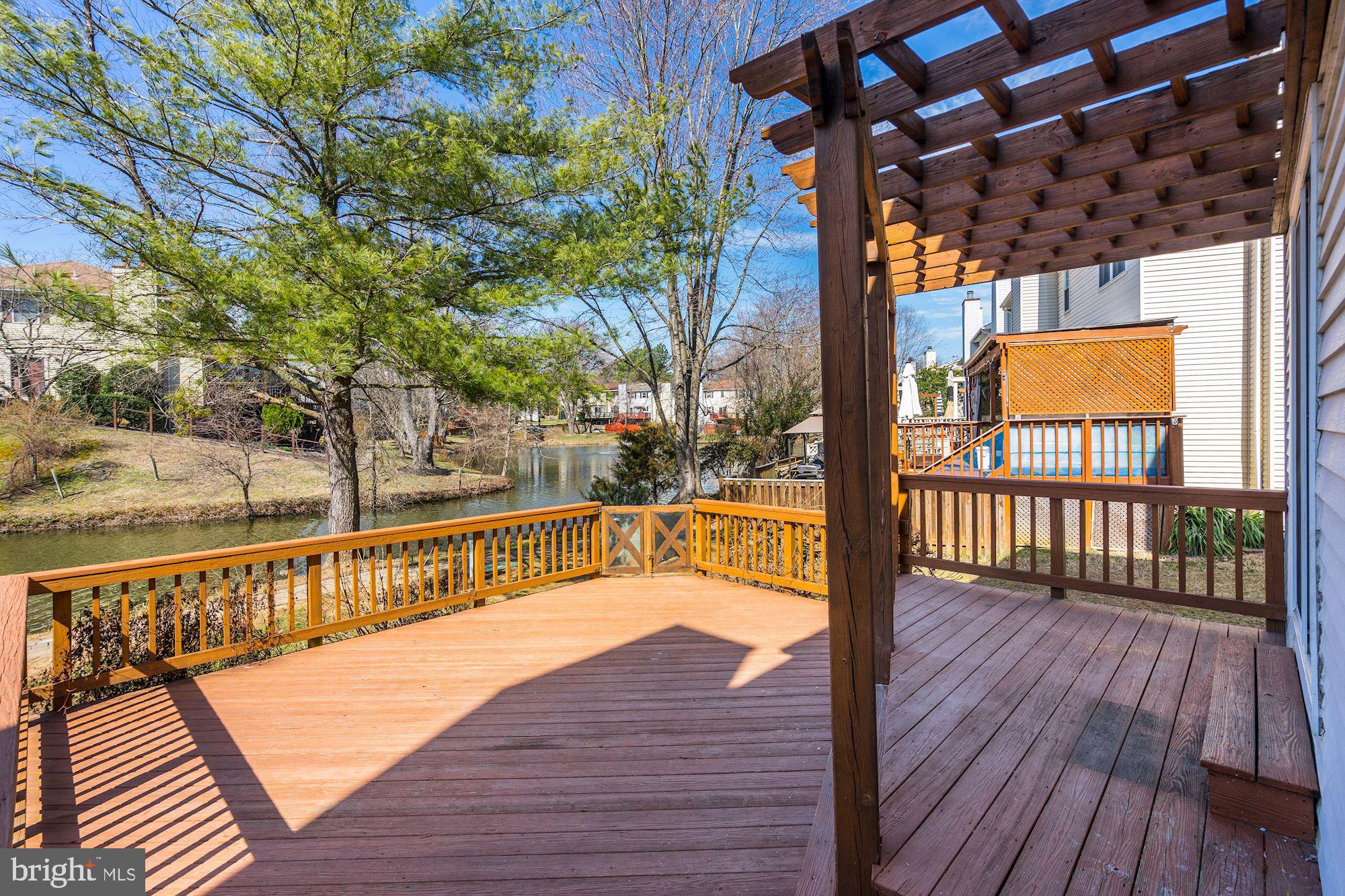 LAKE DEVEREUX - Residential