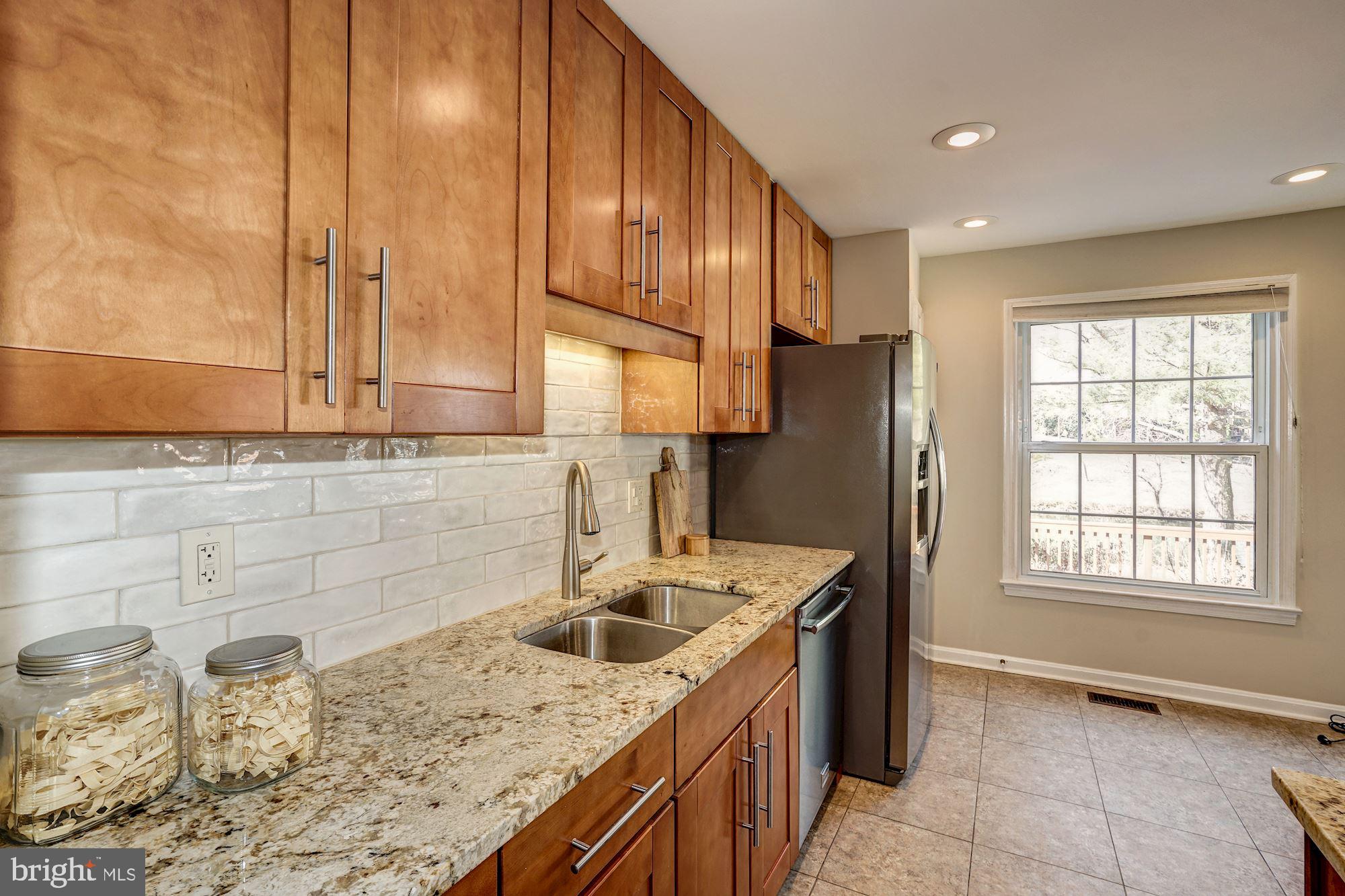 LAKE DEVEREUX - Residential